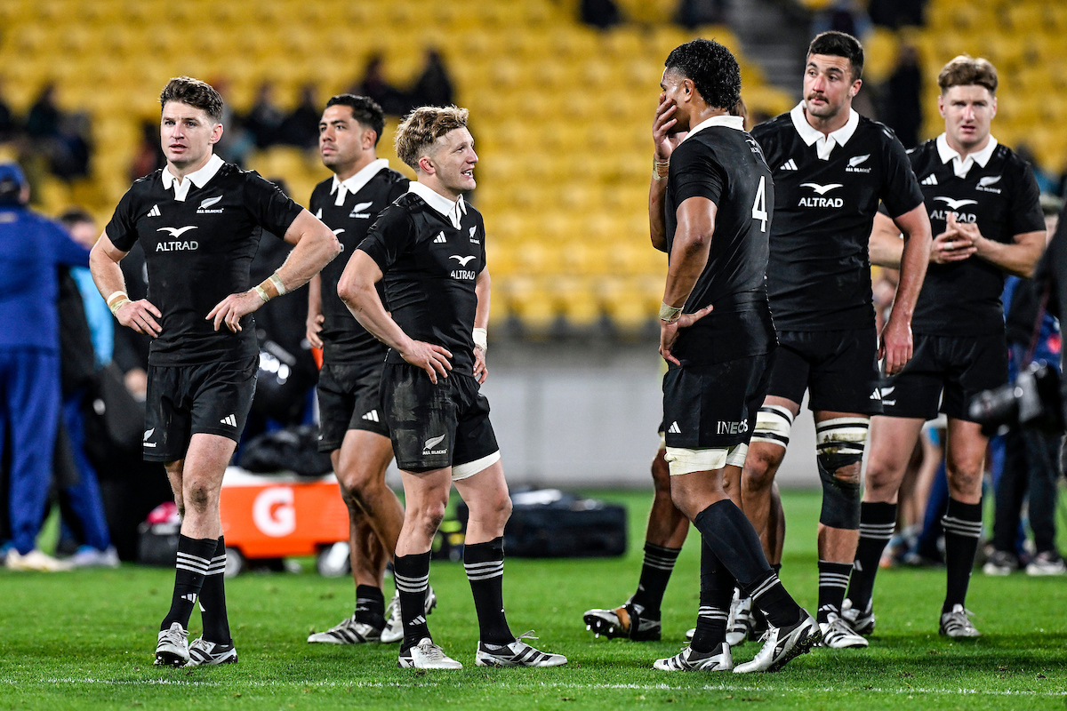 The All Blacks react in defeat to Argentina. Photo / Photosport