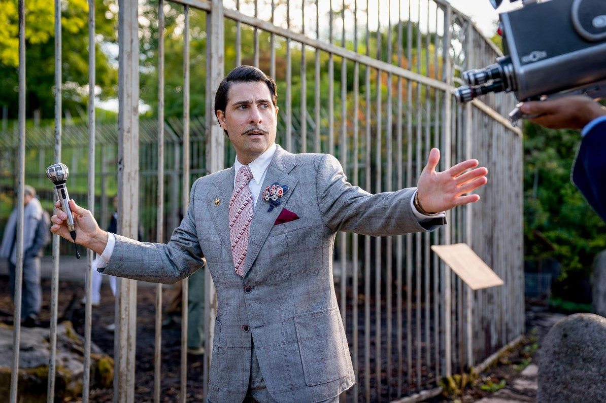 Jason Schwartzman as Lucky Flickerman in The Hunger Games: The Ballad of Songbirds & Snakes. Photo / Lionsgate