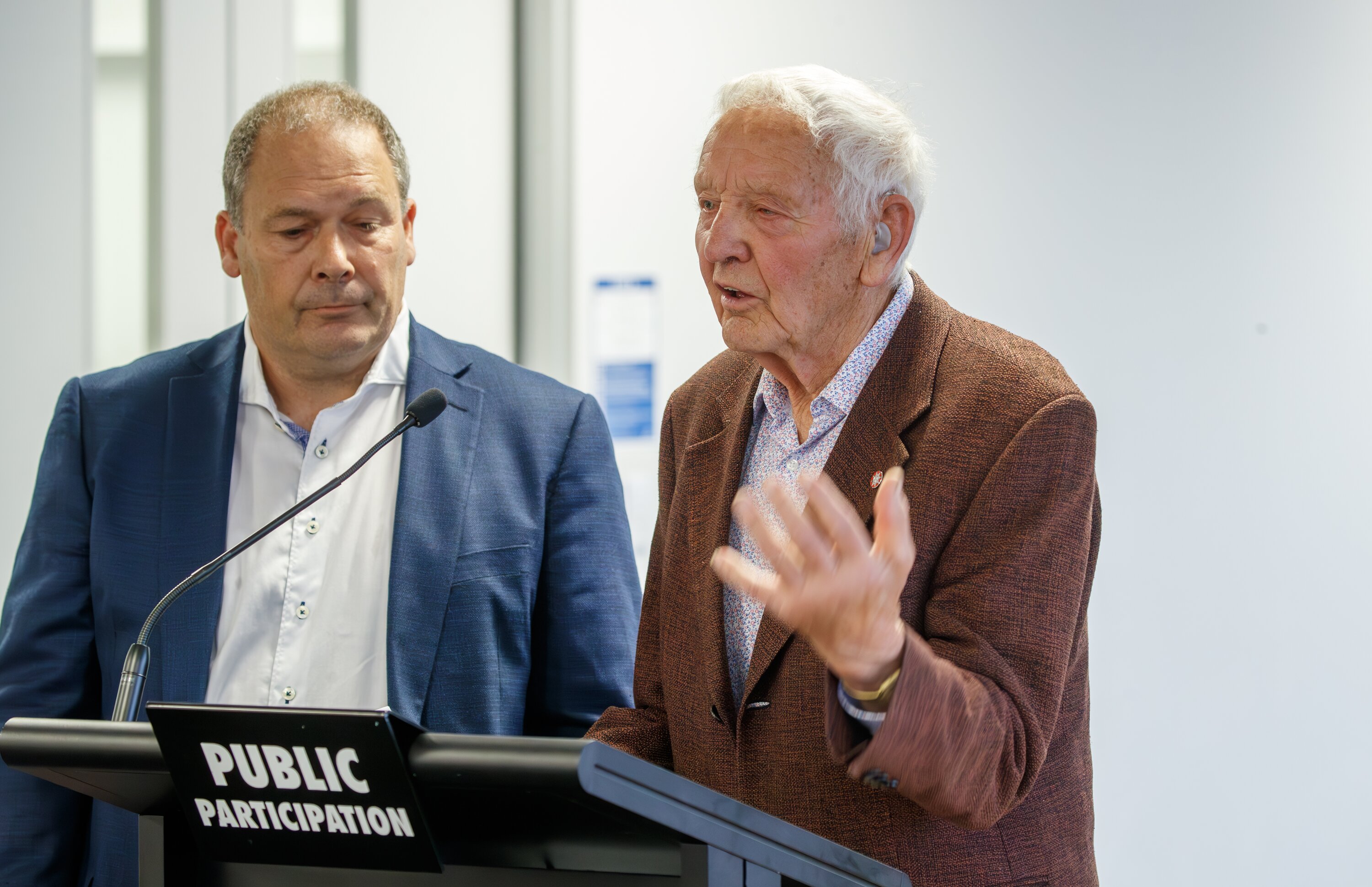 Earlier in the meeting, philanthropist Sir Mark Dunajtschik, right, offered to buy the land underneath the cinema building. Photo / Mark Mitchell