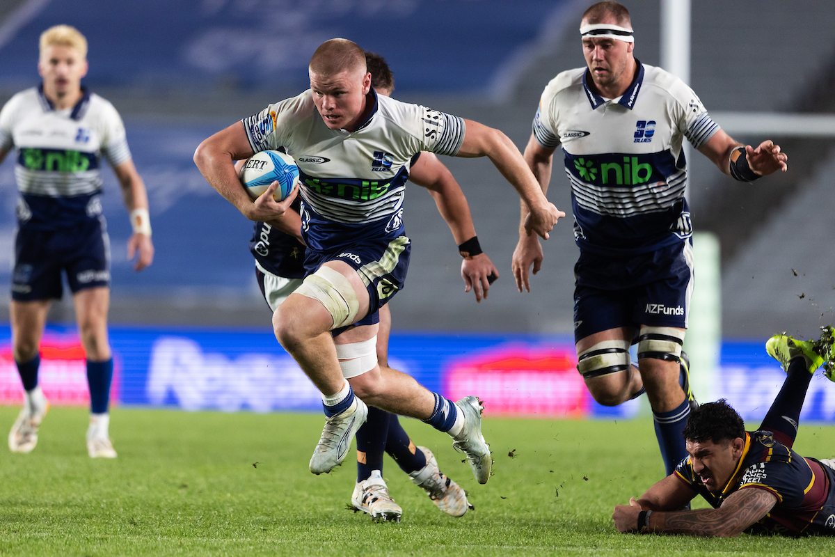 Blues forward Anton Segner breaks the line to score against the Highlanders. Photo / Photosport