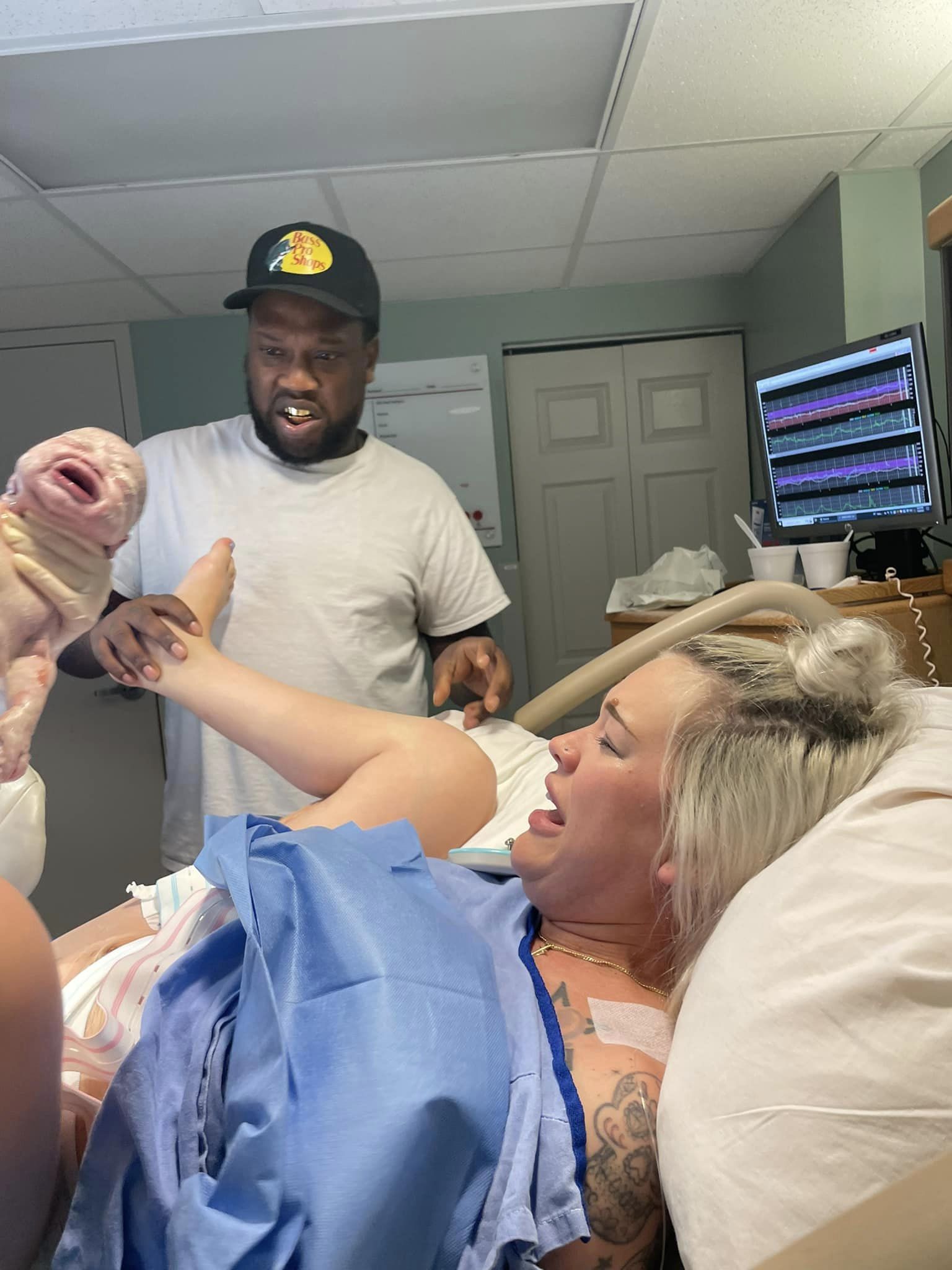 Dad undergoes labour simulation as a Mother's Day gift to his wife