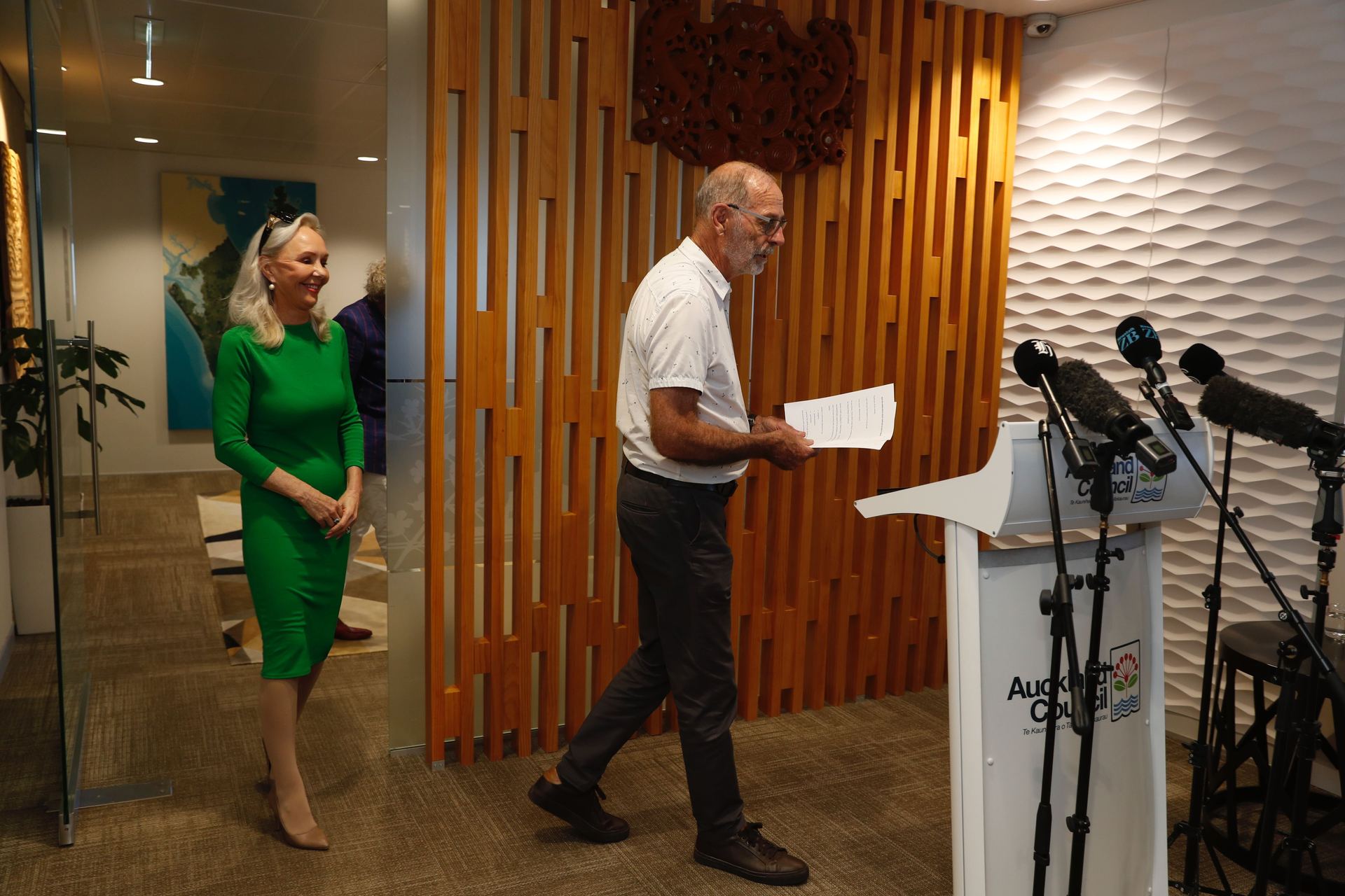 Desley Simpson and Wayne Brown arrive to speak to media at Auckland Council. Photo / Dean Purcell