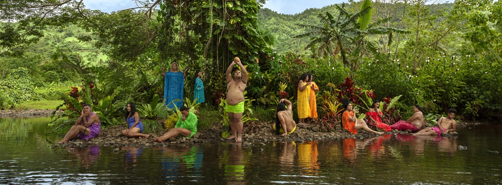 Fonofono o le nuanua: Patches of the rainbow (After Gauguin) by Yuki Kihara. Part of the Paradise Camp (2020/2022) photographic series by Yuki Kihara. Courtesy of Yuki Kihara and Milford Galleries Dunedin.