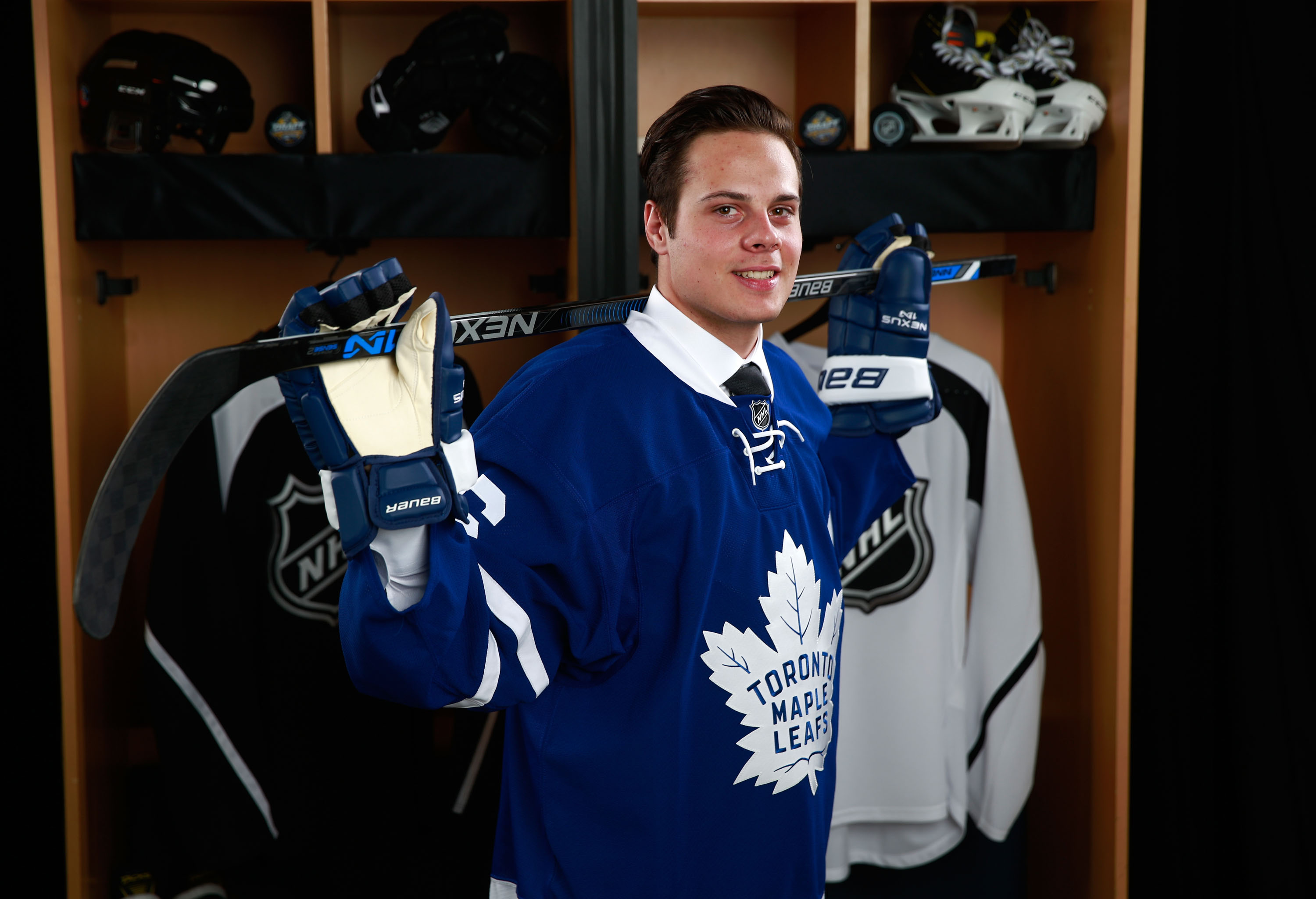 Toronto Maple Leafs select Auston Matthews with top pick in NHL