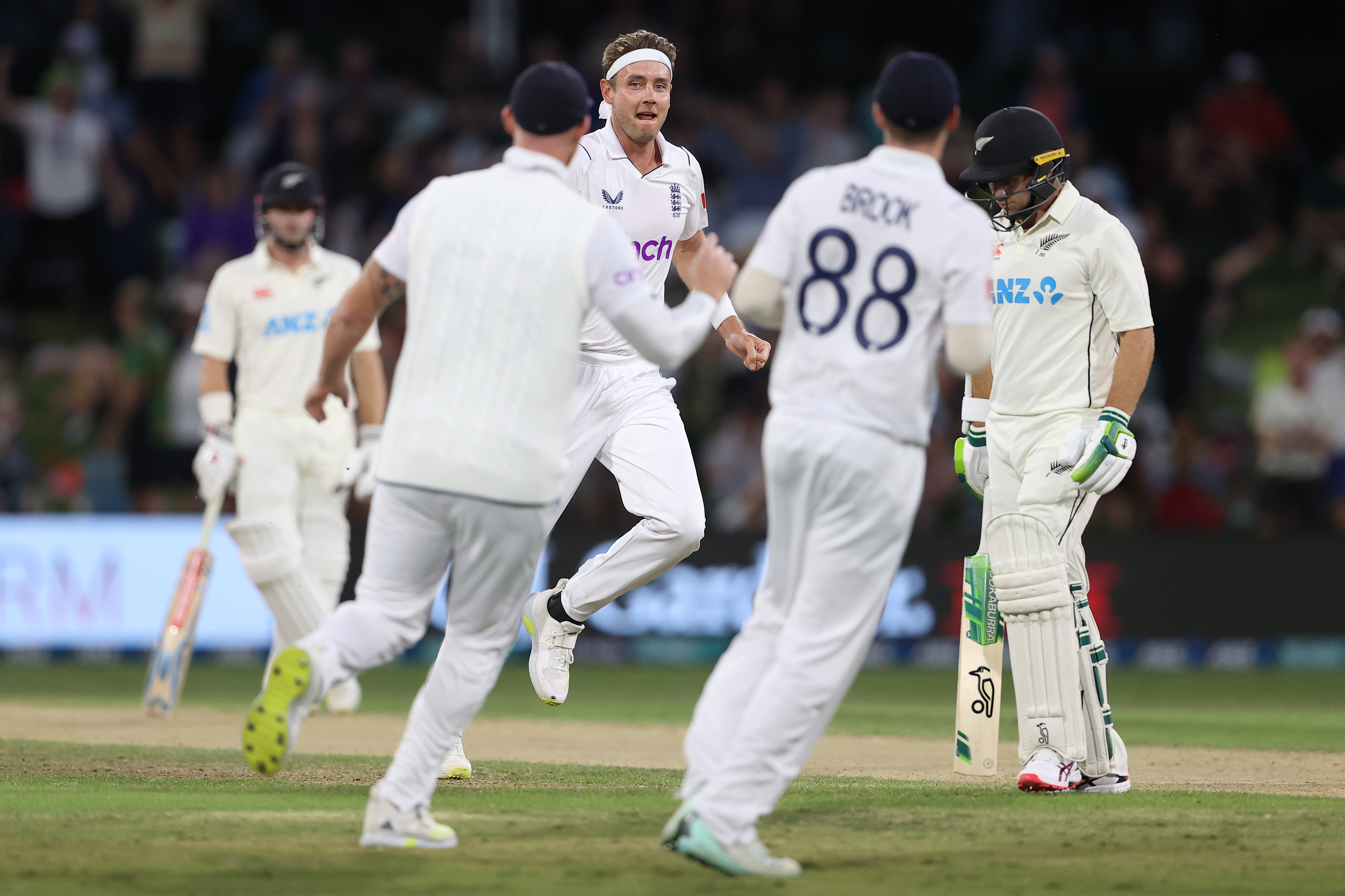 Black Caps v England: England claim second ODI after Black Caps collapse -  NZ Herald