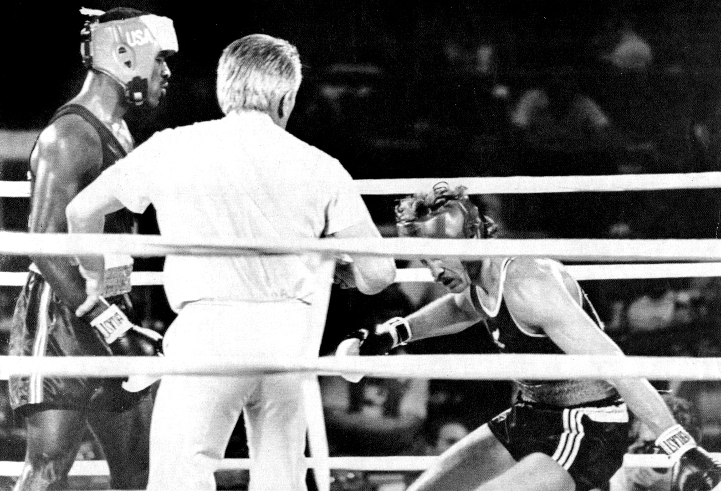20 Nz Olympic Moments No 20 Kevin Barry Beats Evander Holyfield Nz Herald 20 Nz Olympic Moments No 20 Kevin Barry Beats Evander Holyfield Nz Herald