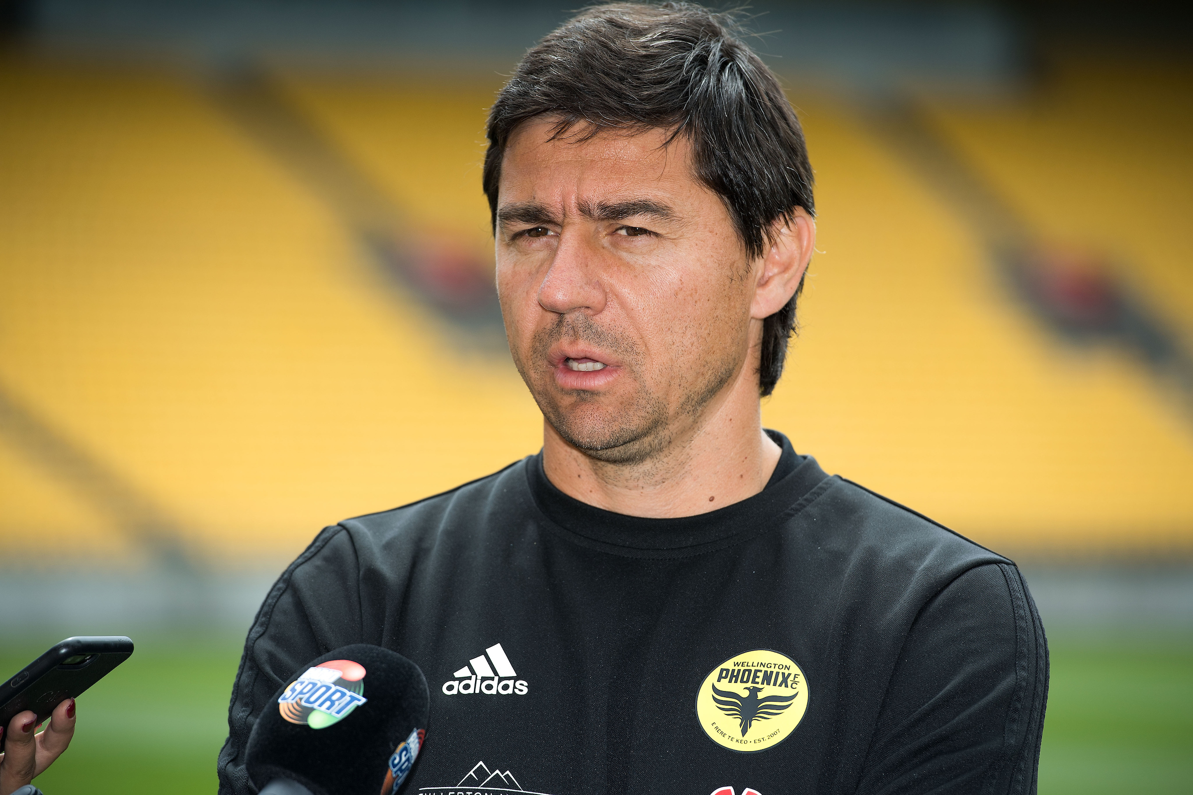 Wellington Phoenix coach Darije Kalezic will leave the club at the end of  the A-League season