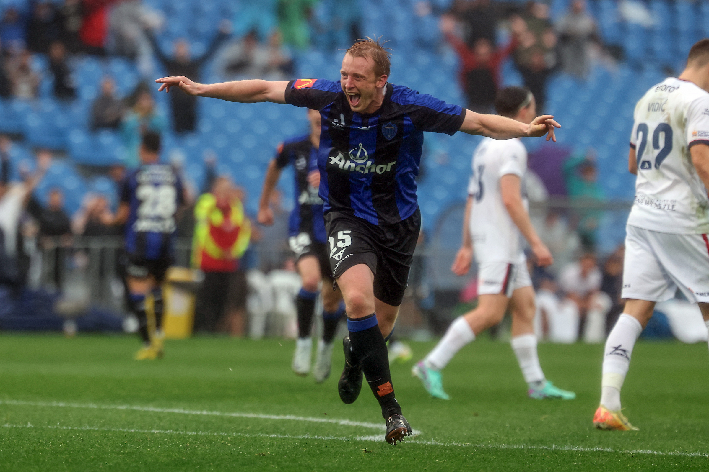 Auckland FC's Francis de Vries celebrates his goal. Photo / Photosport