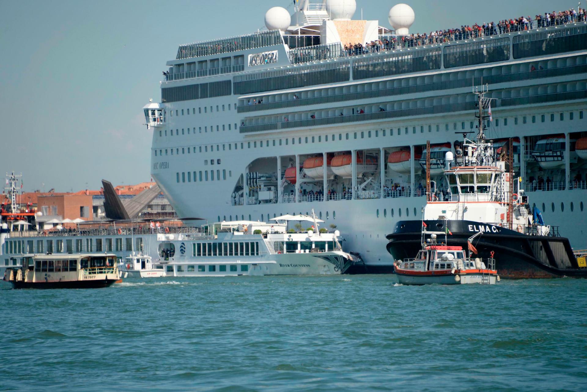 How It All Went Wrong For Cruise Ship Before Collision That Injured Kiwi Nz Herald