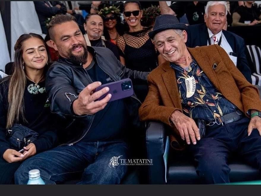 The King of Hollywood action movies, Jason Mamoa, grabs a selfie with the Māori King, Te Arikinui Tūheitia Paki. Photo / Te Pāti Māori