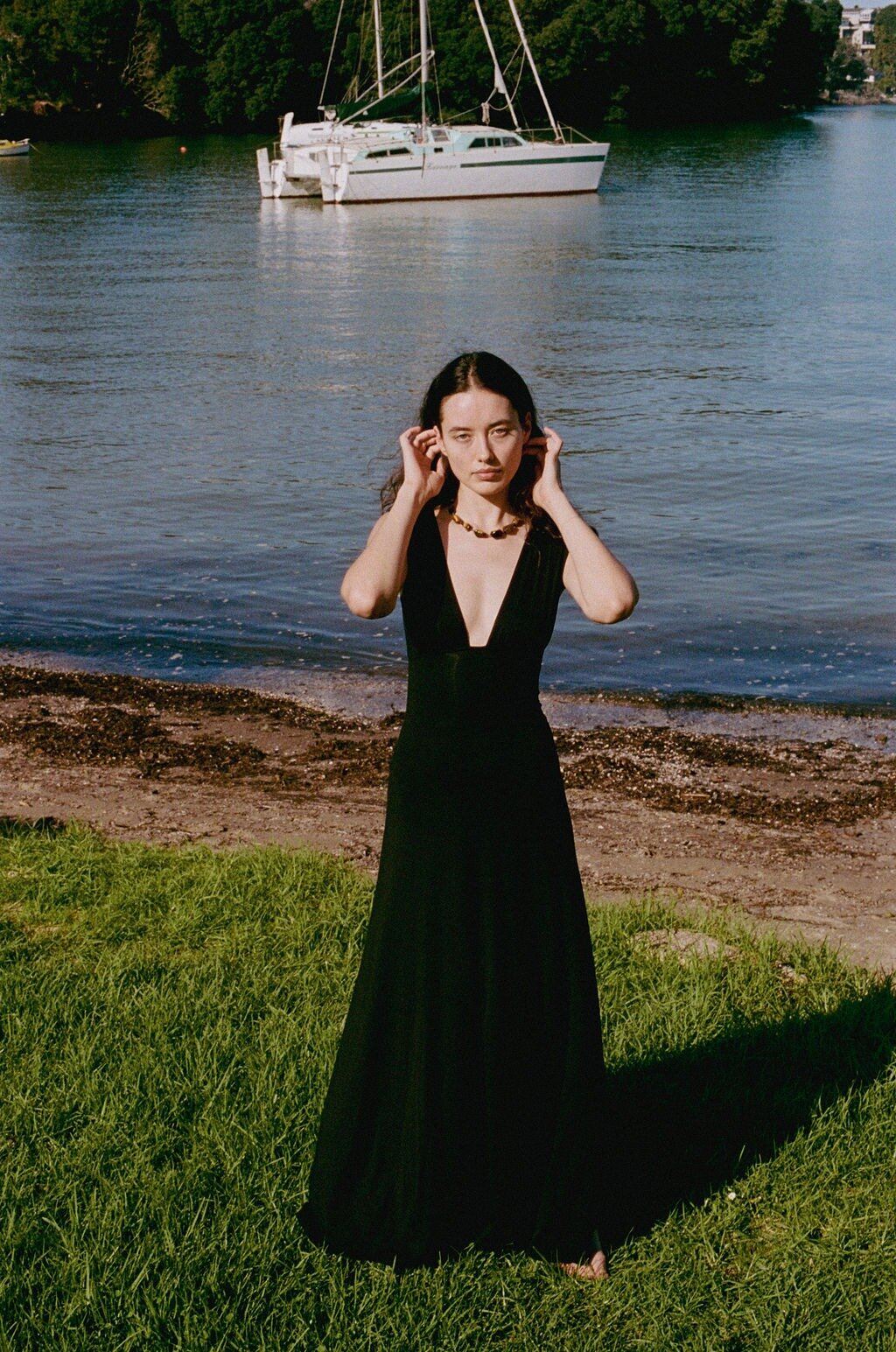 Dominique Healy's eponymous label takes place into account. 