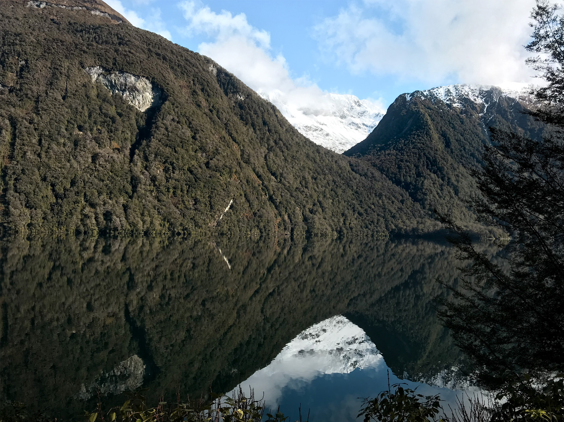 Mirror Lake presents a picture-perfect opportunity. Photo / The Flains Travel