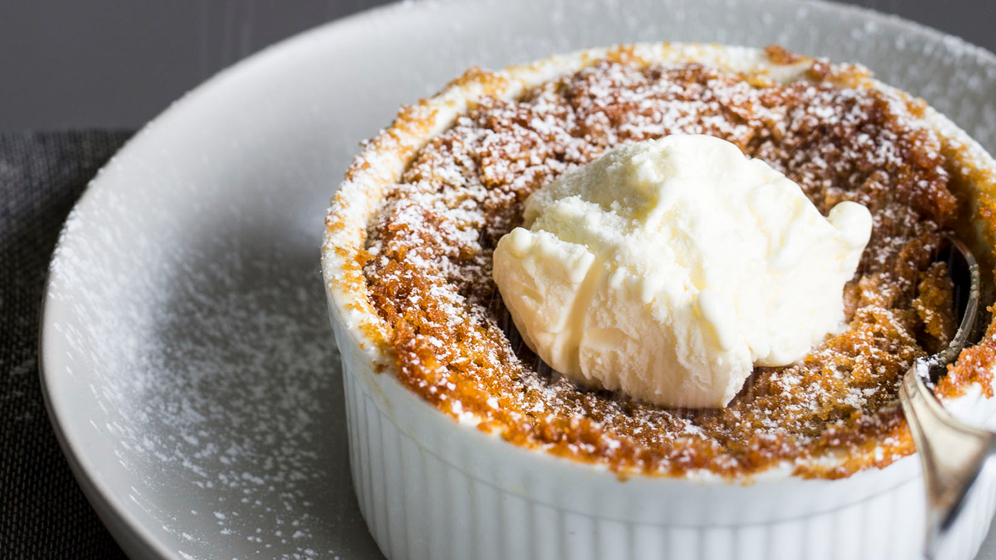 Golden syrup winter pudding-image