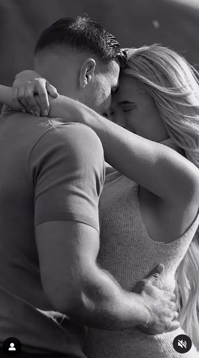 The couple shared a loving embrace. Photo / Instagram @mollymae