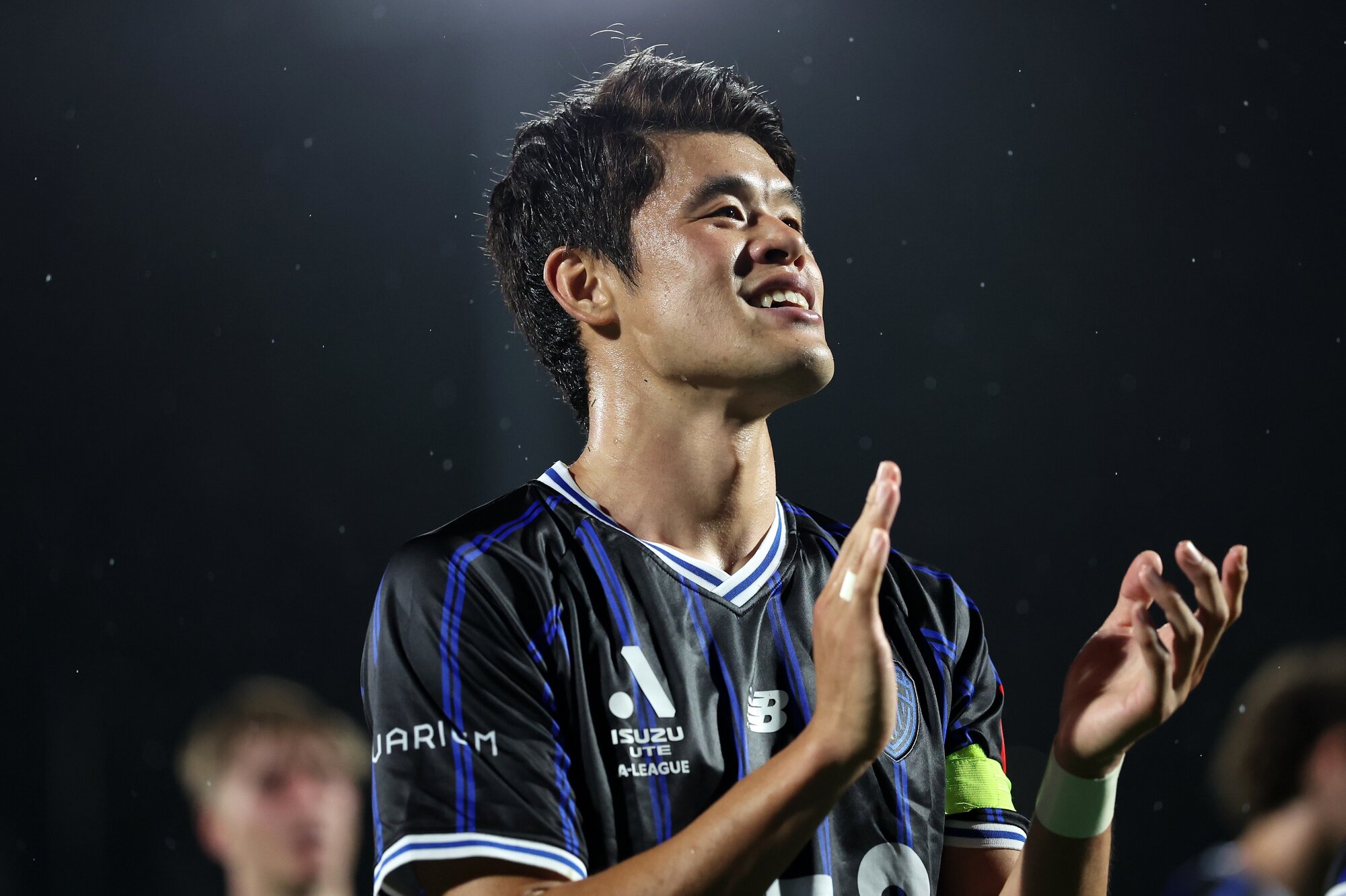Hiroki Sakai acknowledges Auckland FC's fans at Go Media Stadium. Photo / Photosport
