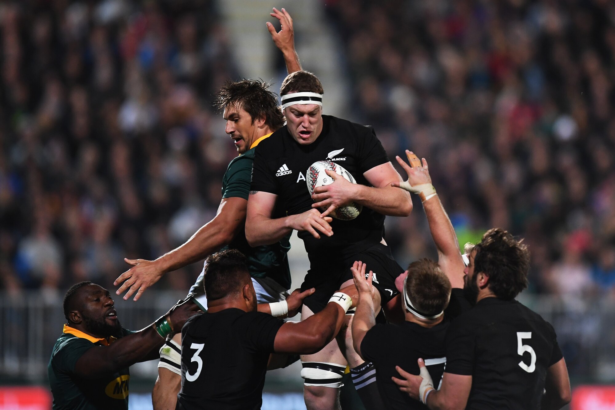 Brodie Retallick wins lineout ball against the well-beaten Boks in 2017. Photo / Photosport
