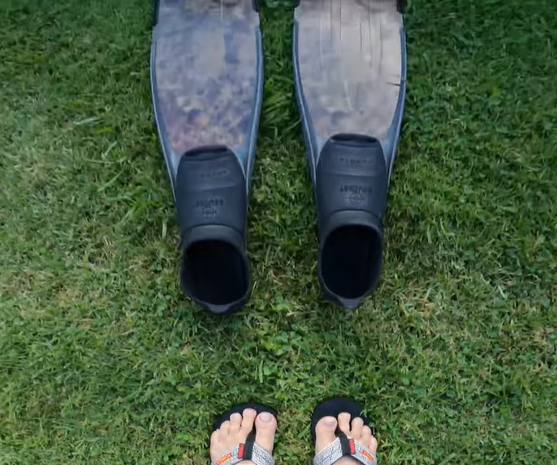 Short jandals, long jandals. Photo / Instagram, @clarkegayford