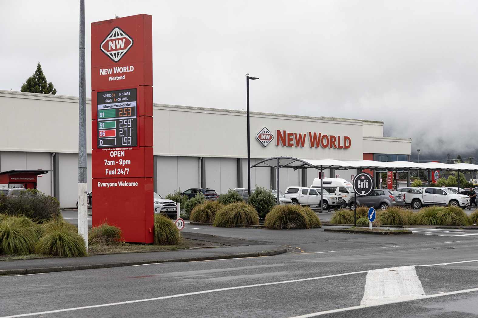 The woman was shopping at New World in Rotorua. Photo / Andrew Warner