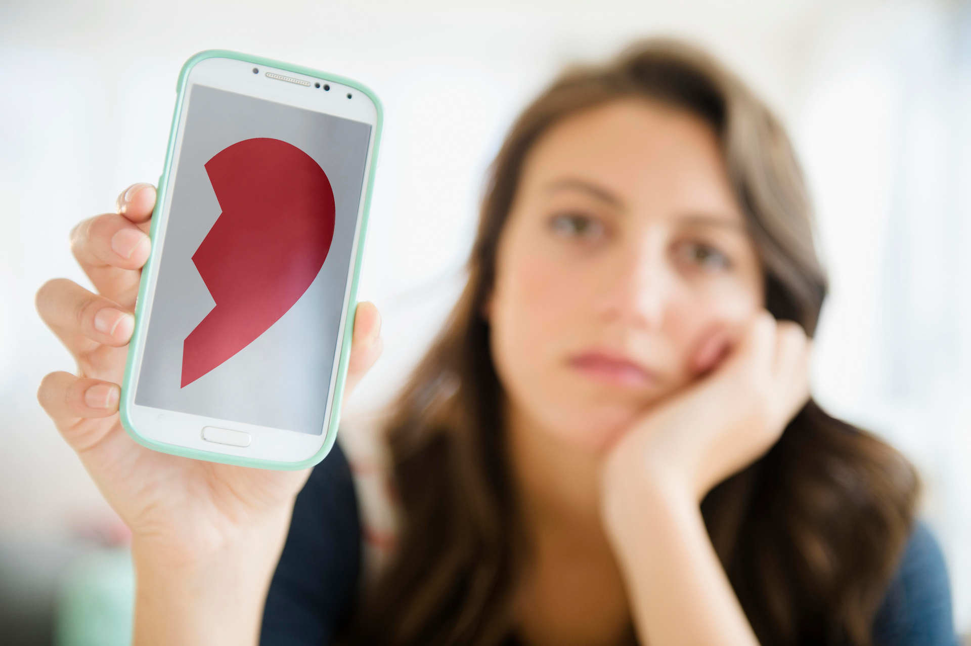 Dating apps and websites boast millions of users online. Photo / Getty Images