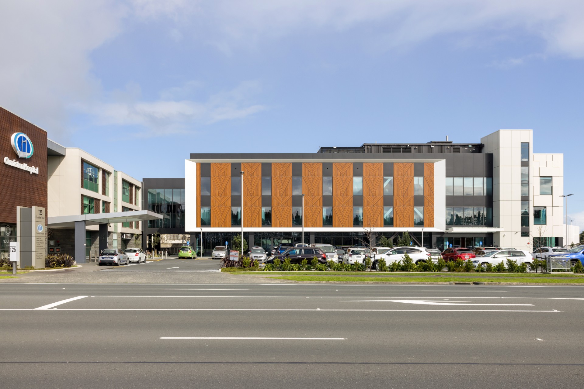 The new wing at Ormiston Hospital in Flat Bush, with the older building on the left. Photo / Vital Healthcare Property Trust