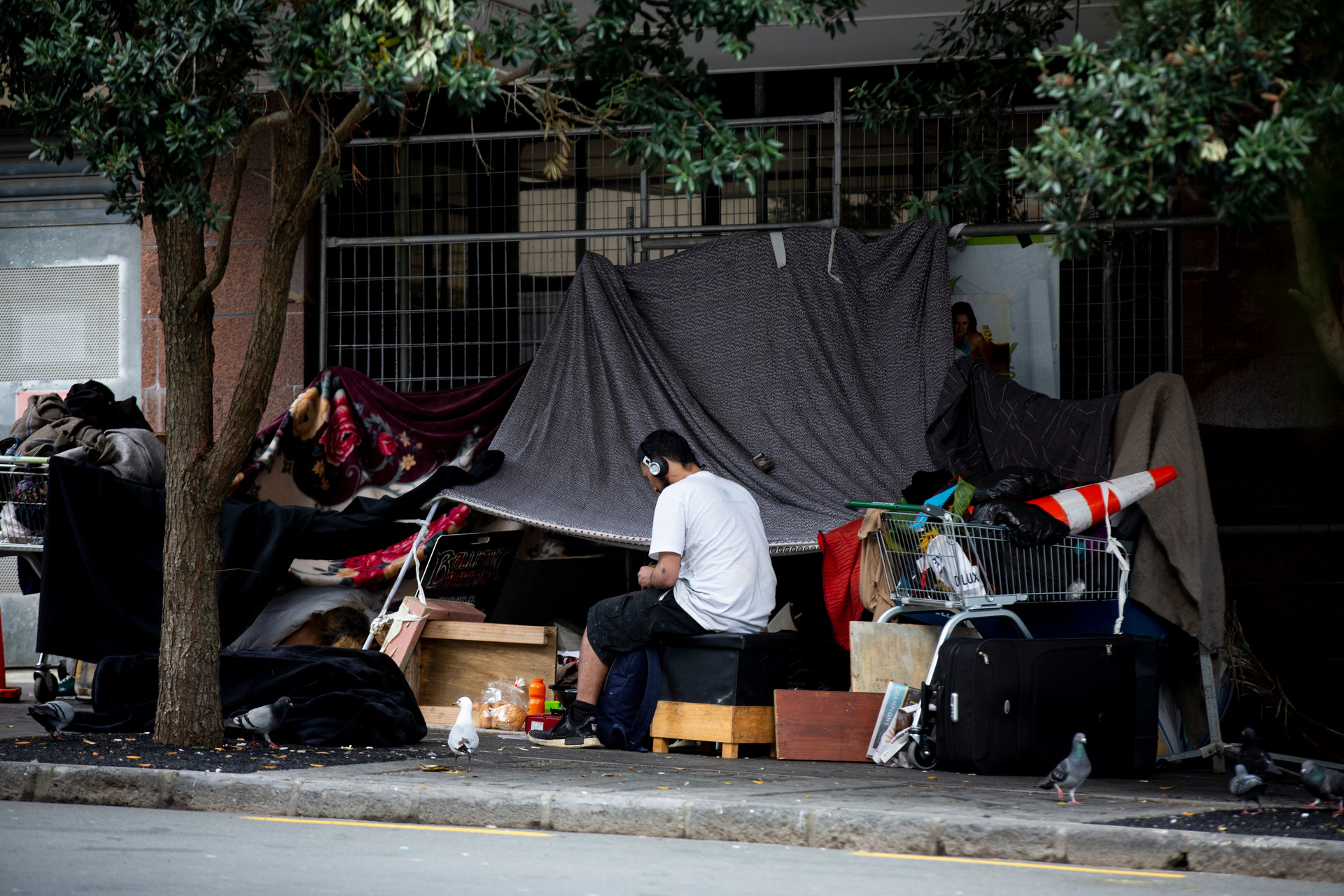 Homeless People In Malaysia - Give dry provisions and reduce food ...