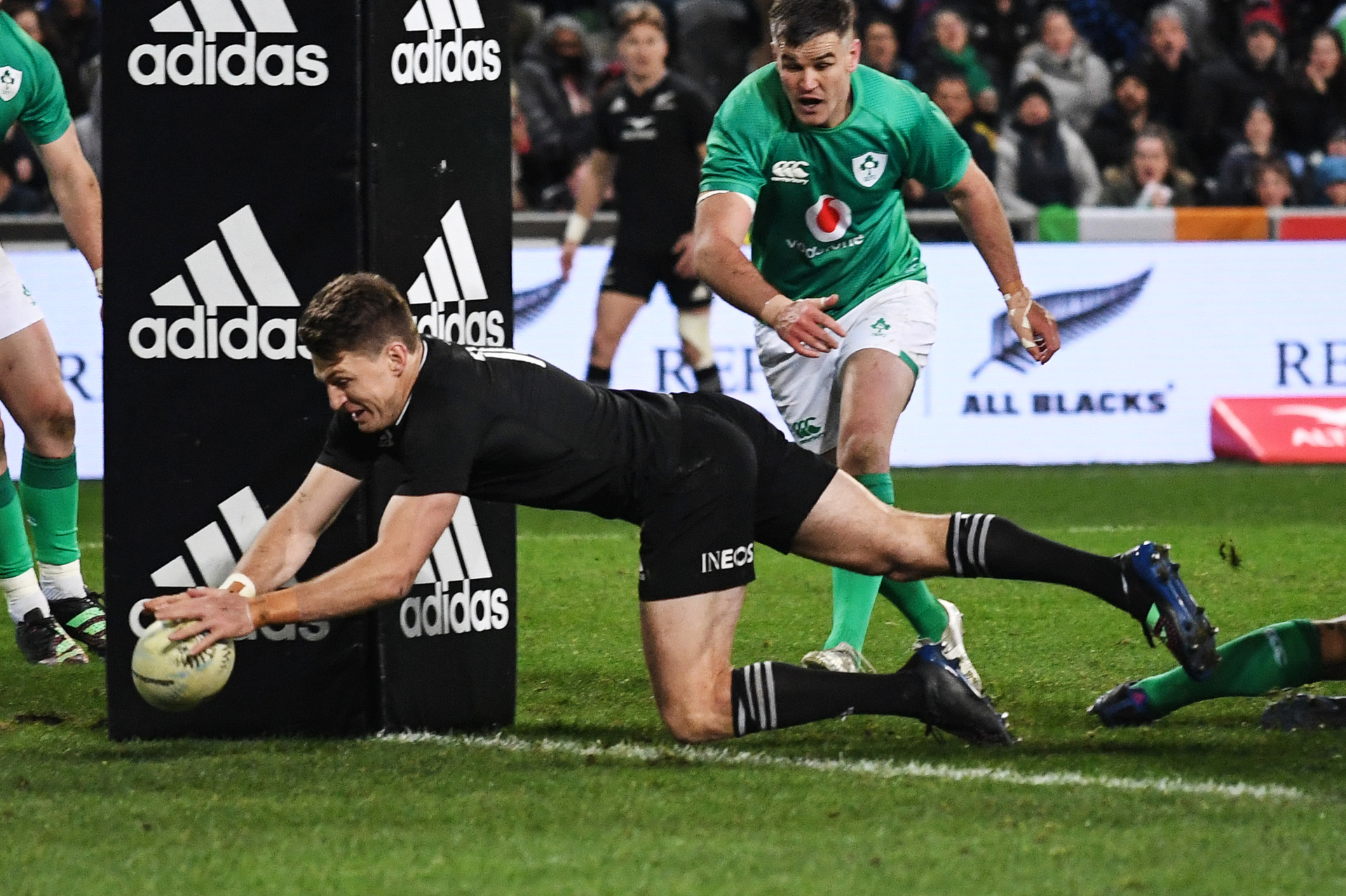 Beauden Barrett scored an opportunistic try. Photo / Photosport