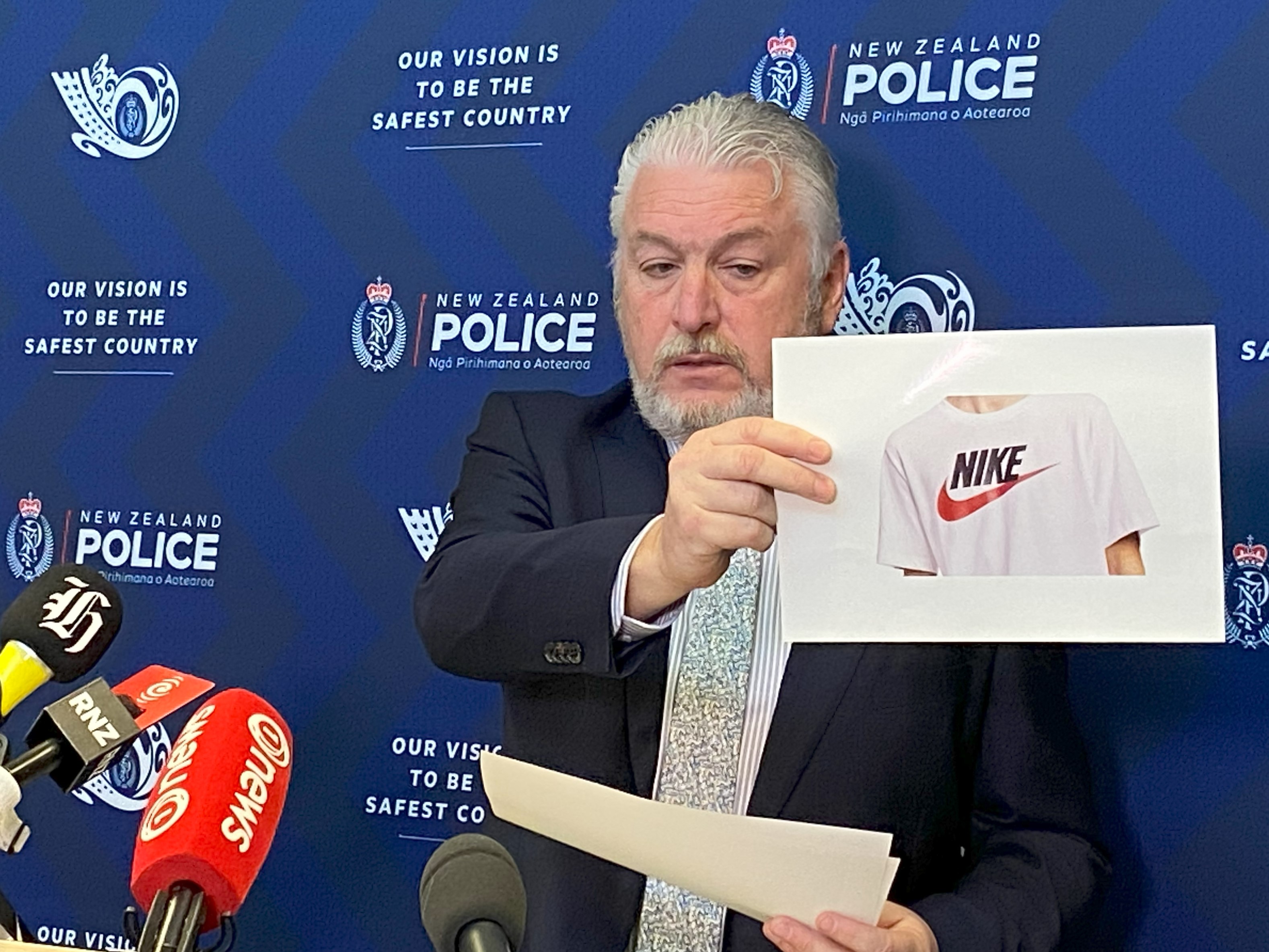 Detective Inspector Al Symonds is appealing to the public for help to find Jo Sione-Lauaki's clothing, including a white T-shirt with red Nike tick. Photo / Sarah Curtis