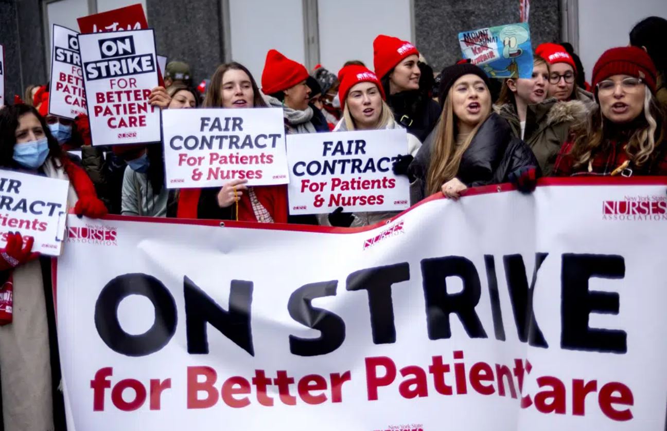 Nurses stage a strike in front of Mt Sinai Hospital in the Manhattan borough of New York. Photo / AP