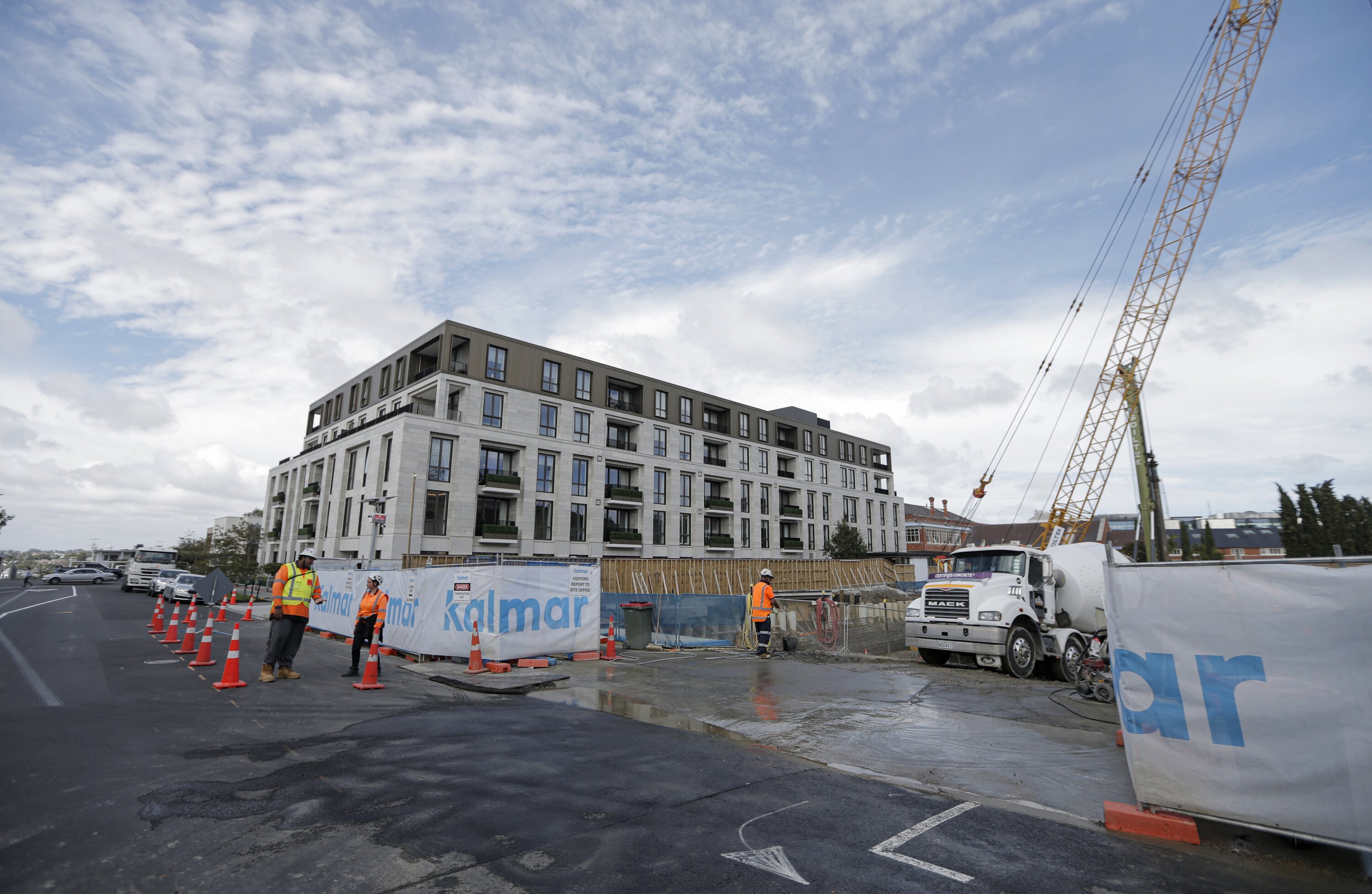 Kalmar Construction is building the new block with the $6m penthouse asking price (right) beside Nathan Residences which is occupied and is the first block to be finished at The Foundation. Photo / Alex Burton