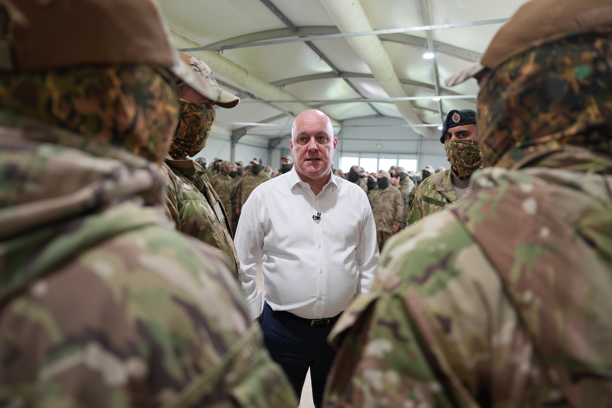 Christopher Luxon meets with New Zealand and British troops delivering  training to the Ukrainian Armed Forces in the UK. Photo / Supplied