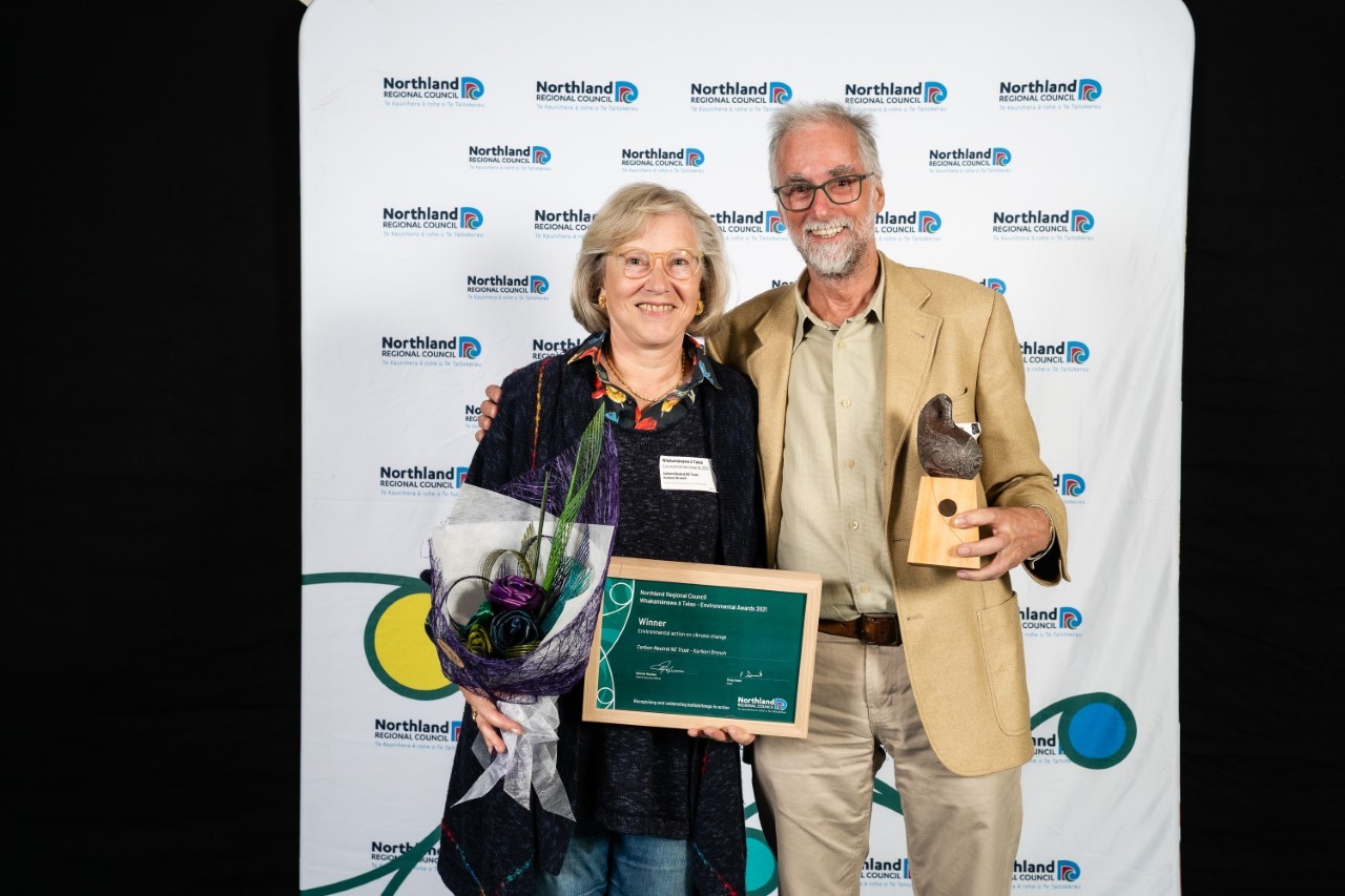 Rolf Mueller-Glodde and Inge Bremer from the Carbon Neutral Trust winning a Northland Regional Council Whakamanawa a Taiao Environmental Award 2021. Photo / Supplied