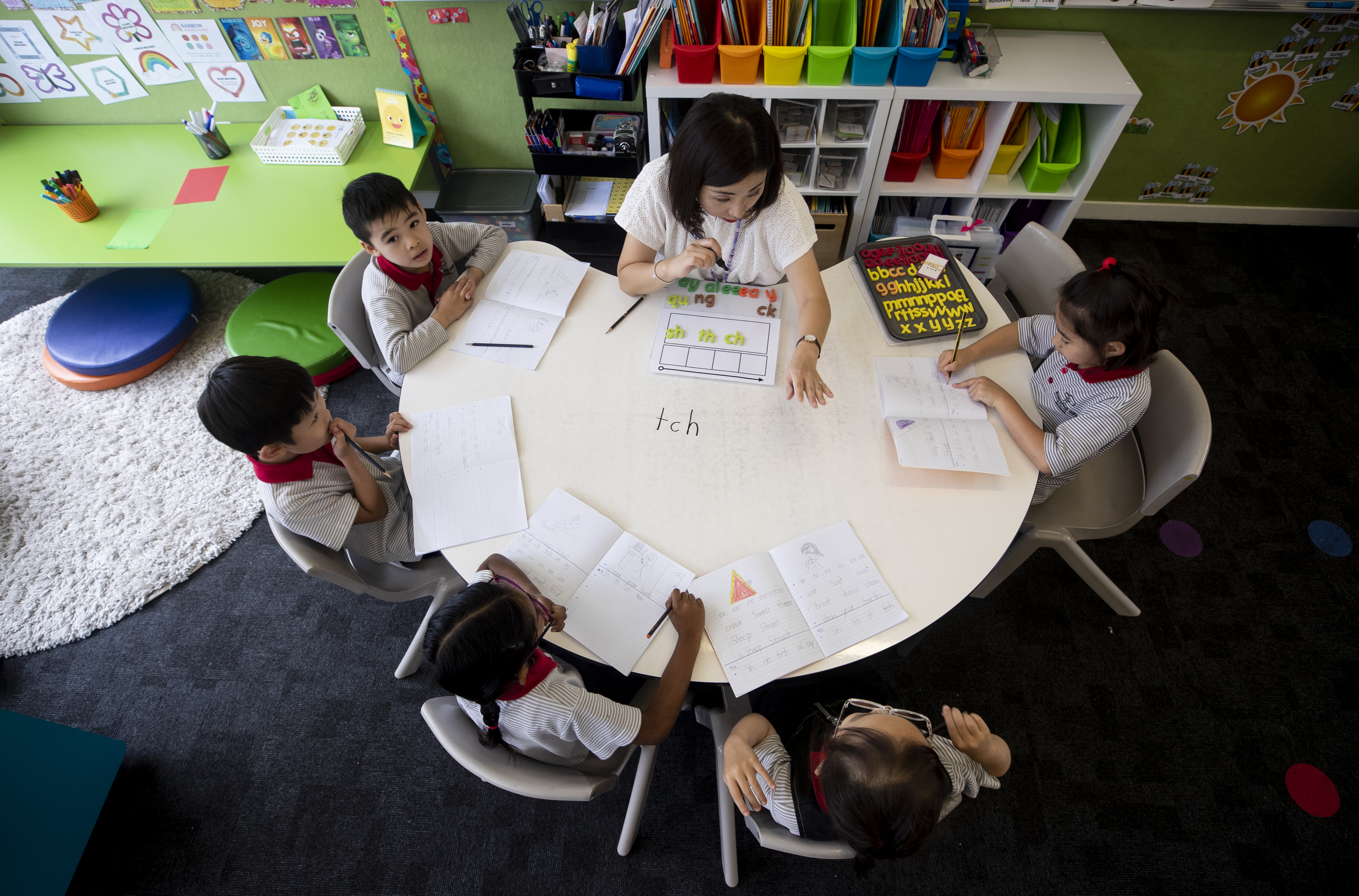 Baverstock Oaks School Year 2 teacher Yvette Yu teaching structured literacy to her students. Photo / Dean Purcell.