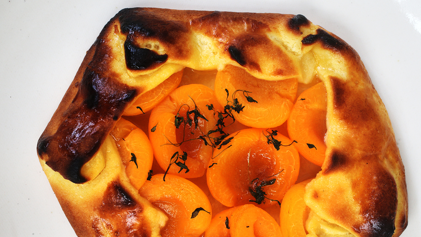 Easy apricot galette-image