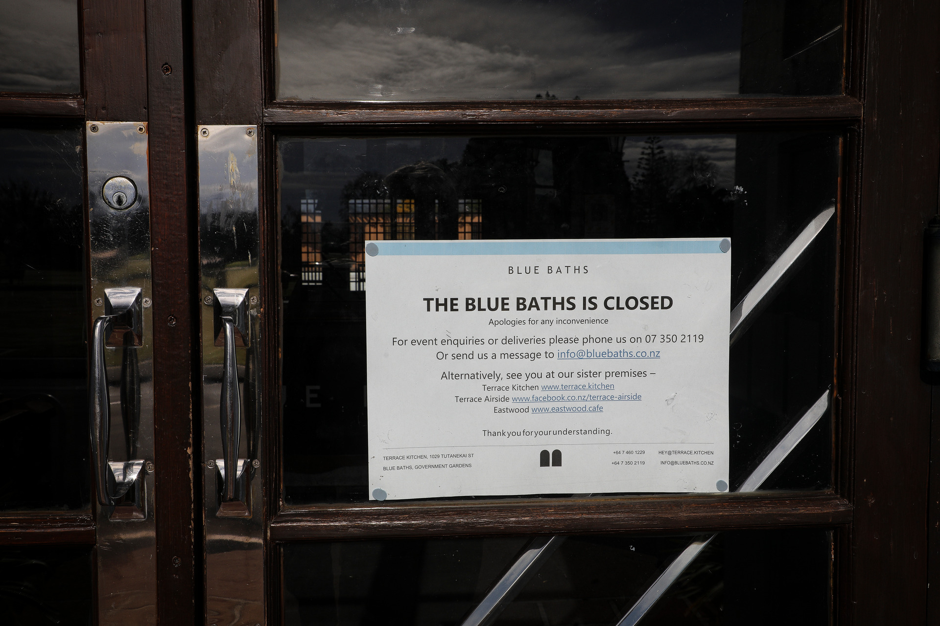 A closure letter on the door of the Blue Baths. Photo / Andrew Warner