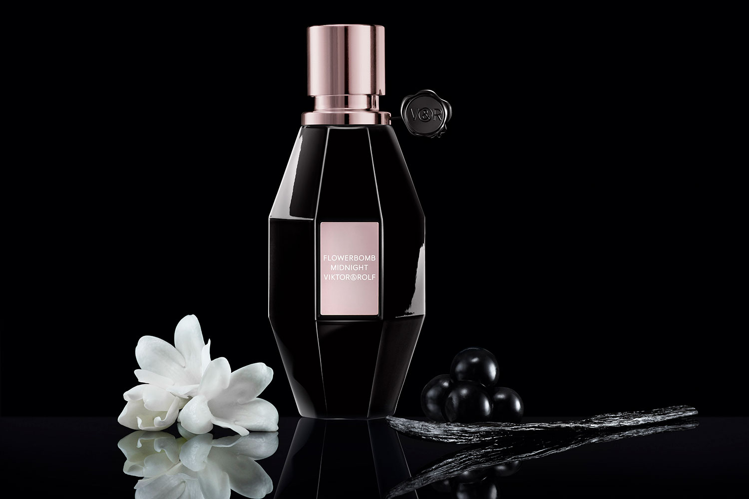 Viktor & Rolf’s newest fragrance: Flowerbomb Midnight, Photo / Supplied