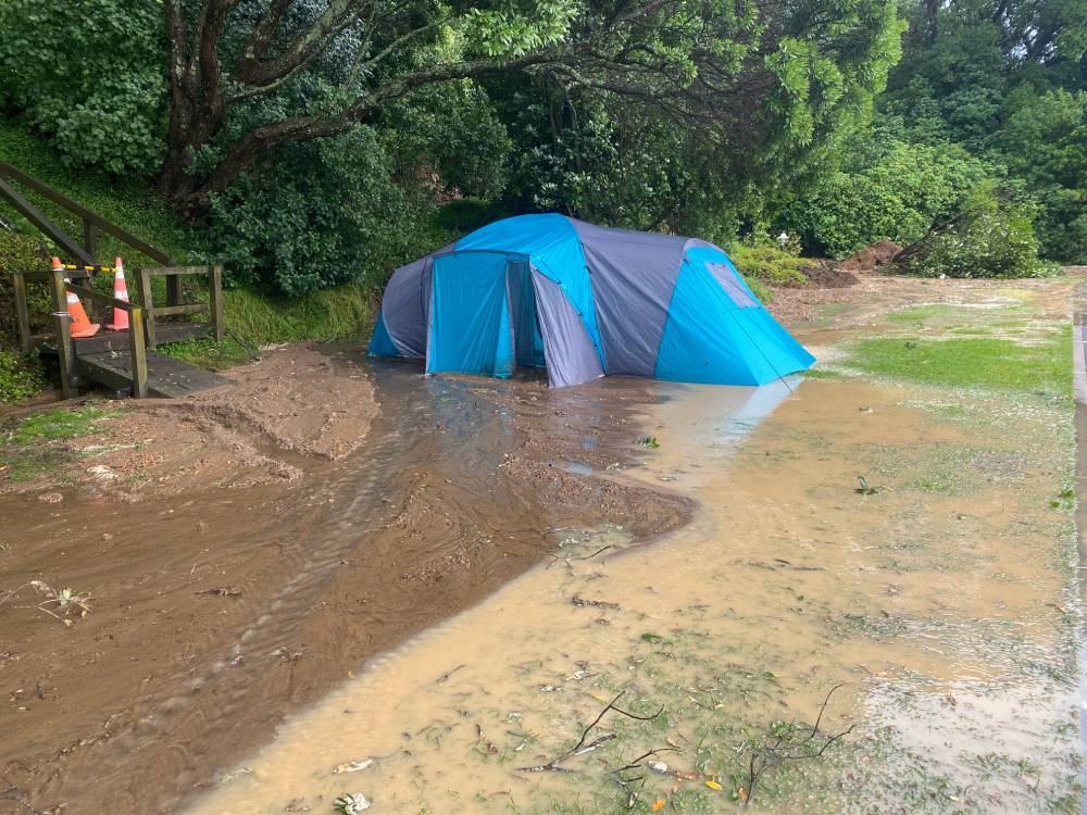 Lance Macfarlane and his daughter were staying in this tent when he was woken up at 5am by teacher Lisa Maclennan, who warned him to get out. Photo / Colin McGonagle