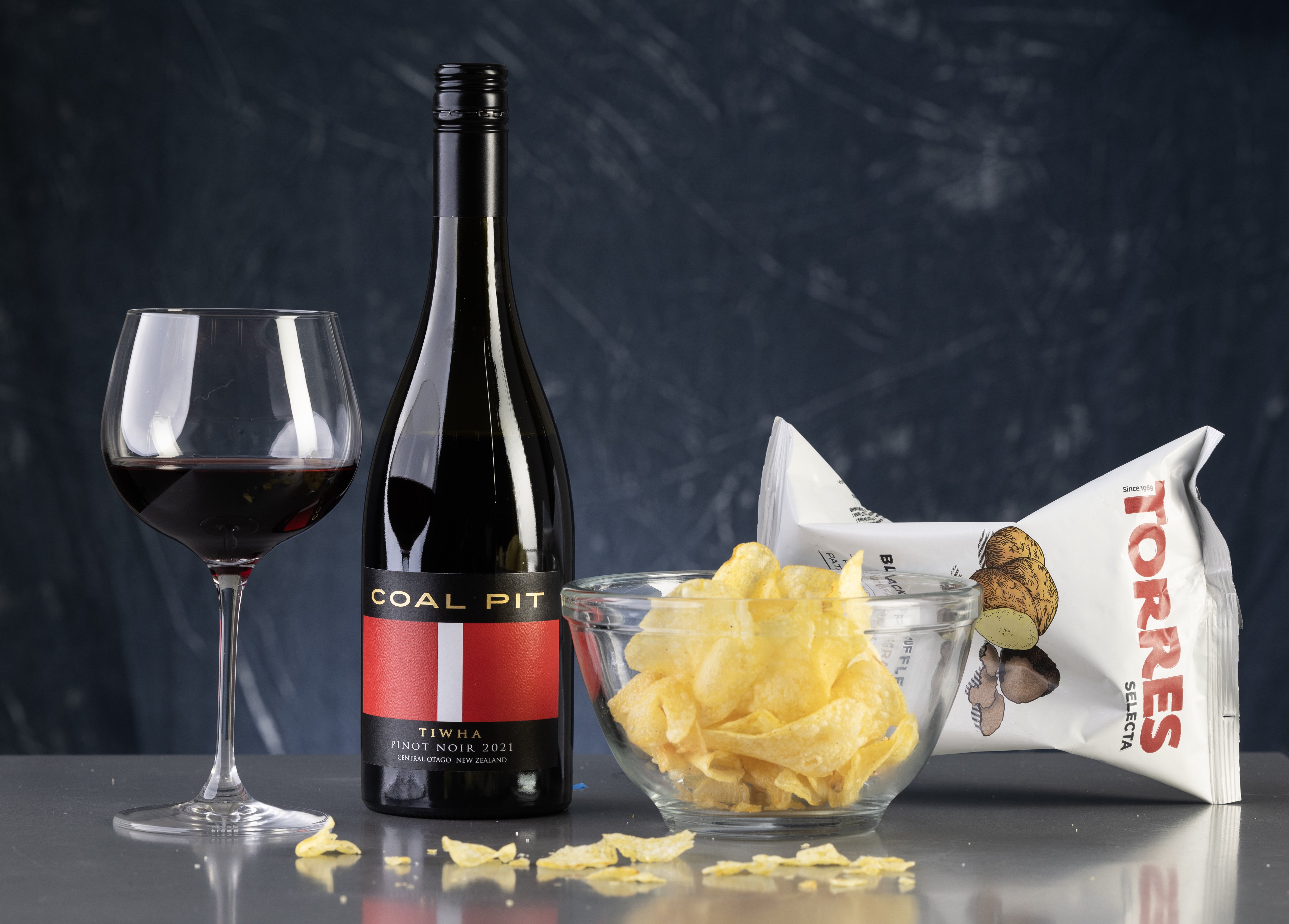 Which wine suits a truffle-flavoured chip? A silky Central Otago pinot noir, like this Coal Pit Tiwha 2021. Photo / Jason Oxenham