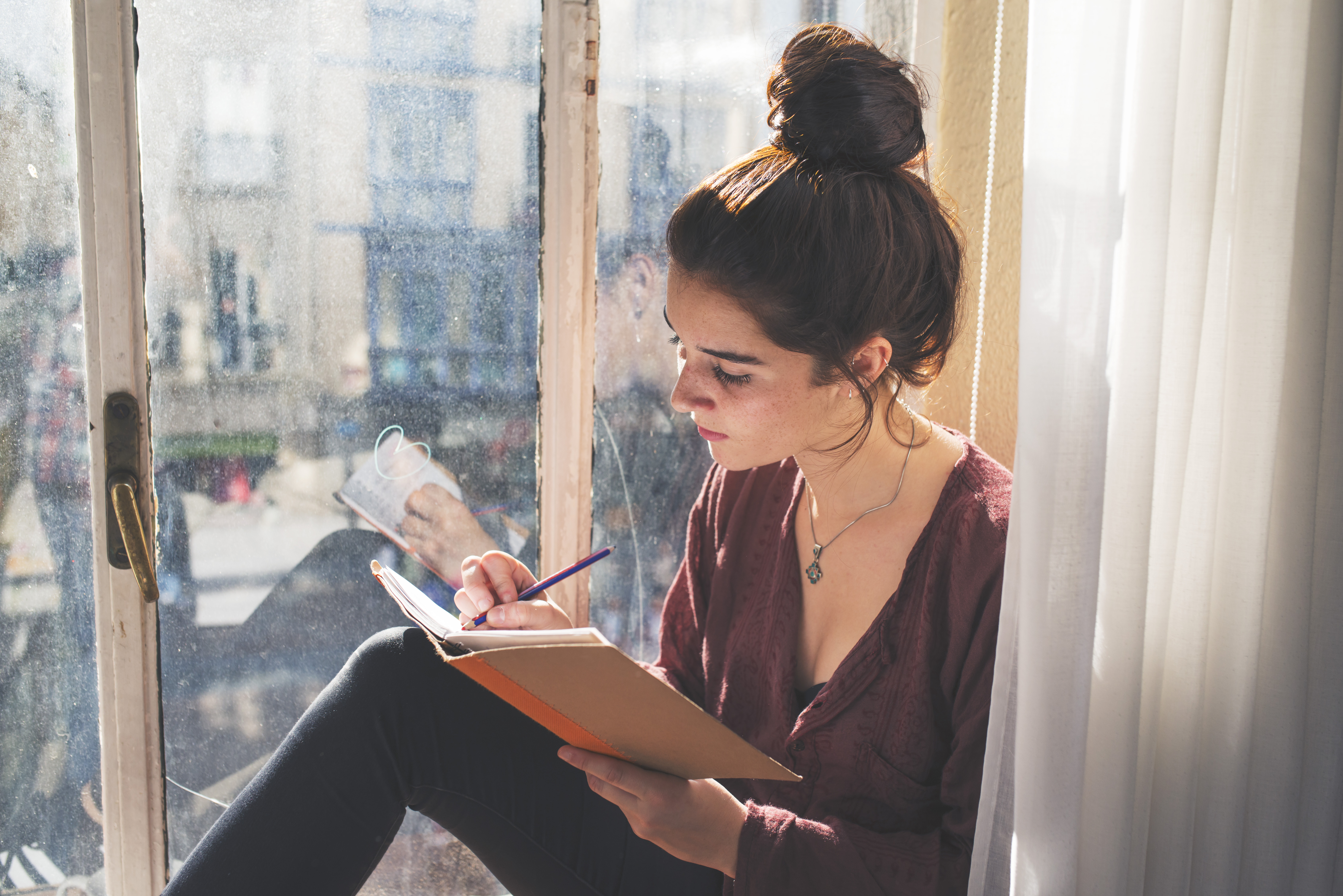 Many therapists claim keeping an old fashioned diary where you write down your feelings in a book trumps using a computer because it feels
