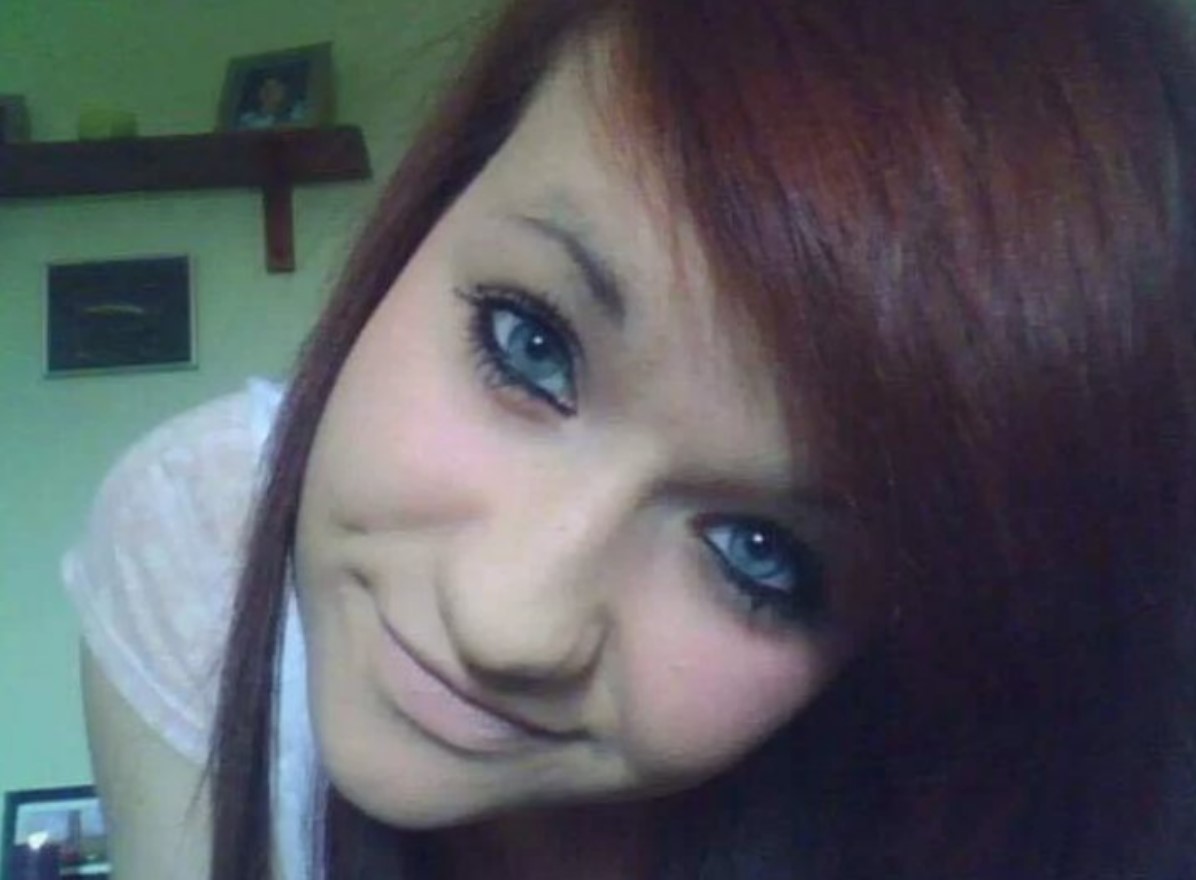Concealed lips were a thing of early 2000s beauty. Photo / Twitter