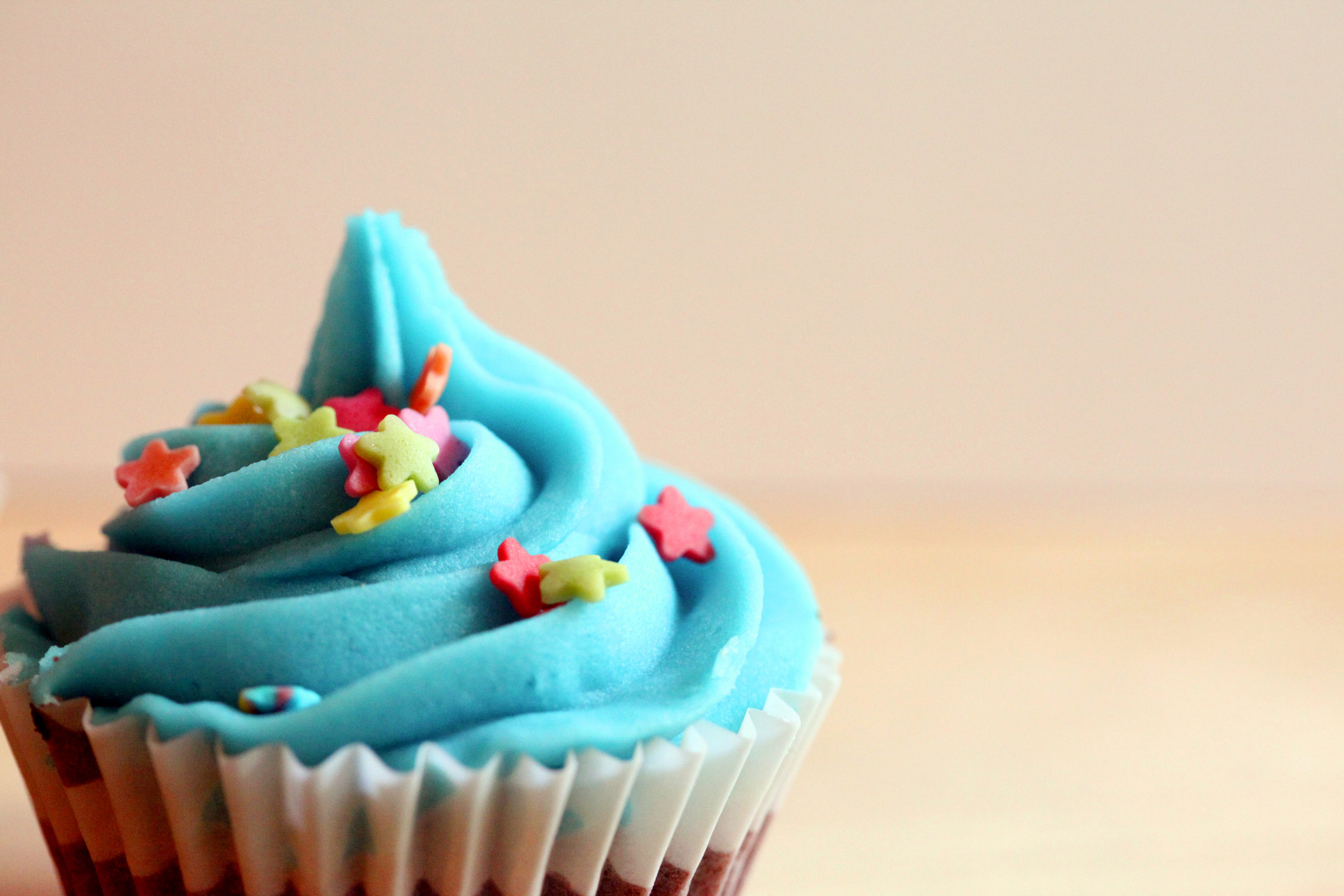 Eating a blue cupcake or muffin could the key to finding out your gut health! Photo / Getty