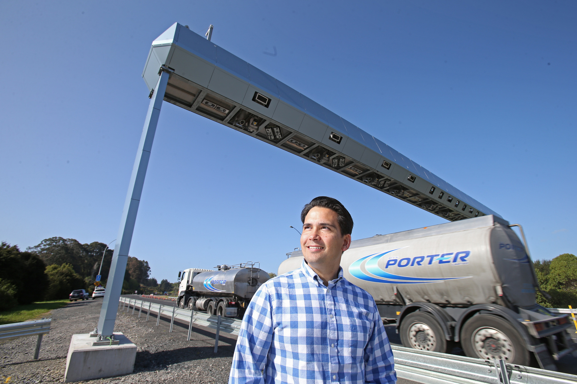 Tauranga MP Simon Bridges at the electronic tolling mechanism in 2015. Photo / NZME 