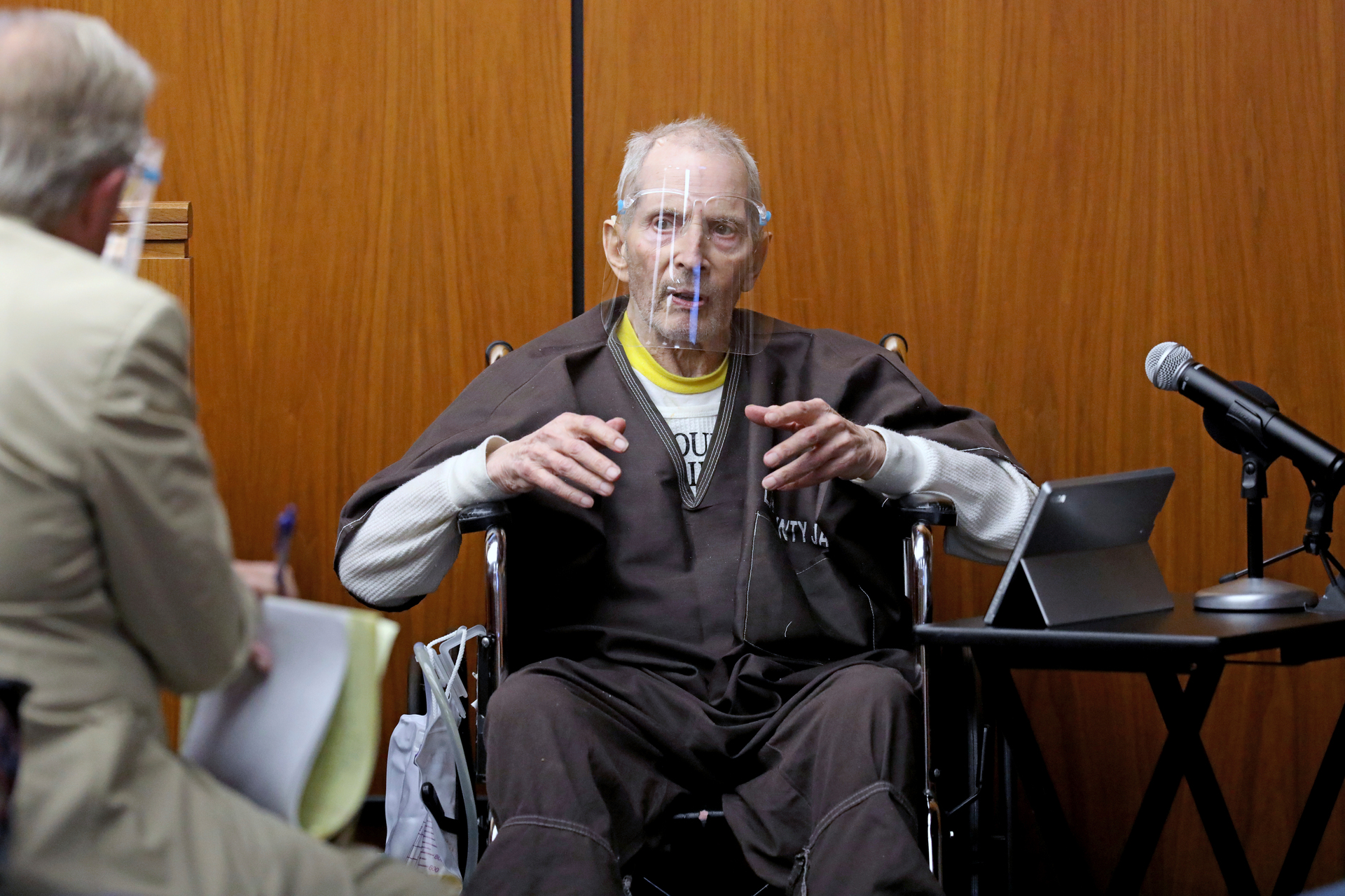 New York real estate scion Robert Durst, 78, answers questions from defence attorney Dick DeGuerin, left, while testifying in his murder trial. Photo / AP