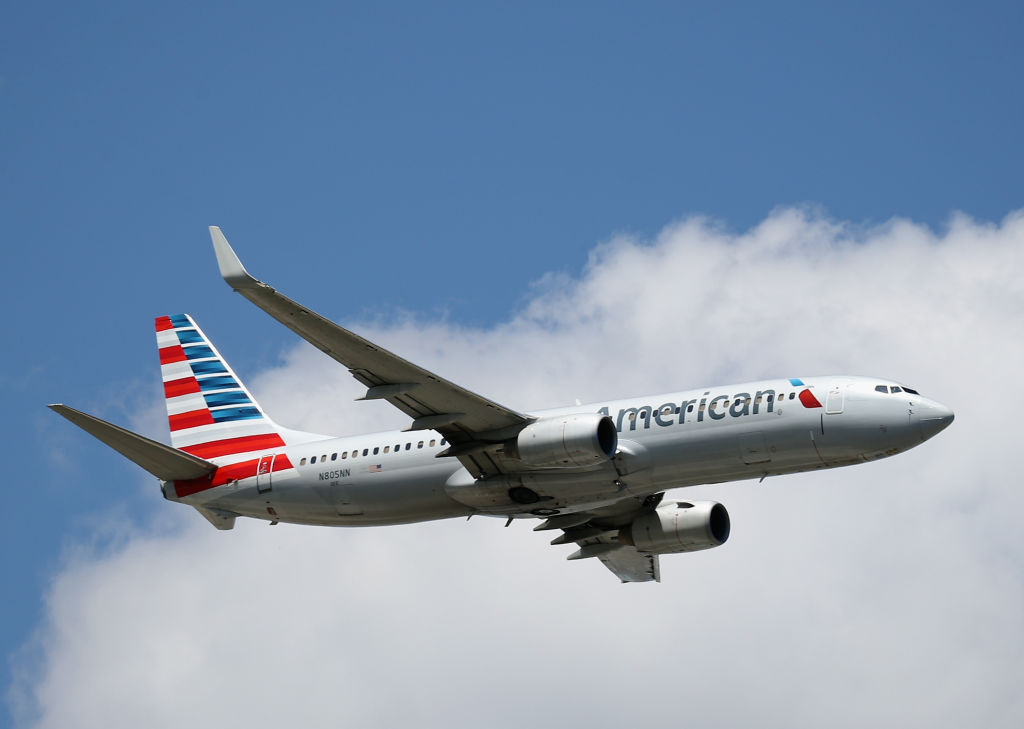 US pilot spots UFO during flight, American Airlines refers queries to FBI -  NZ Herald