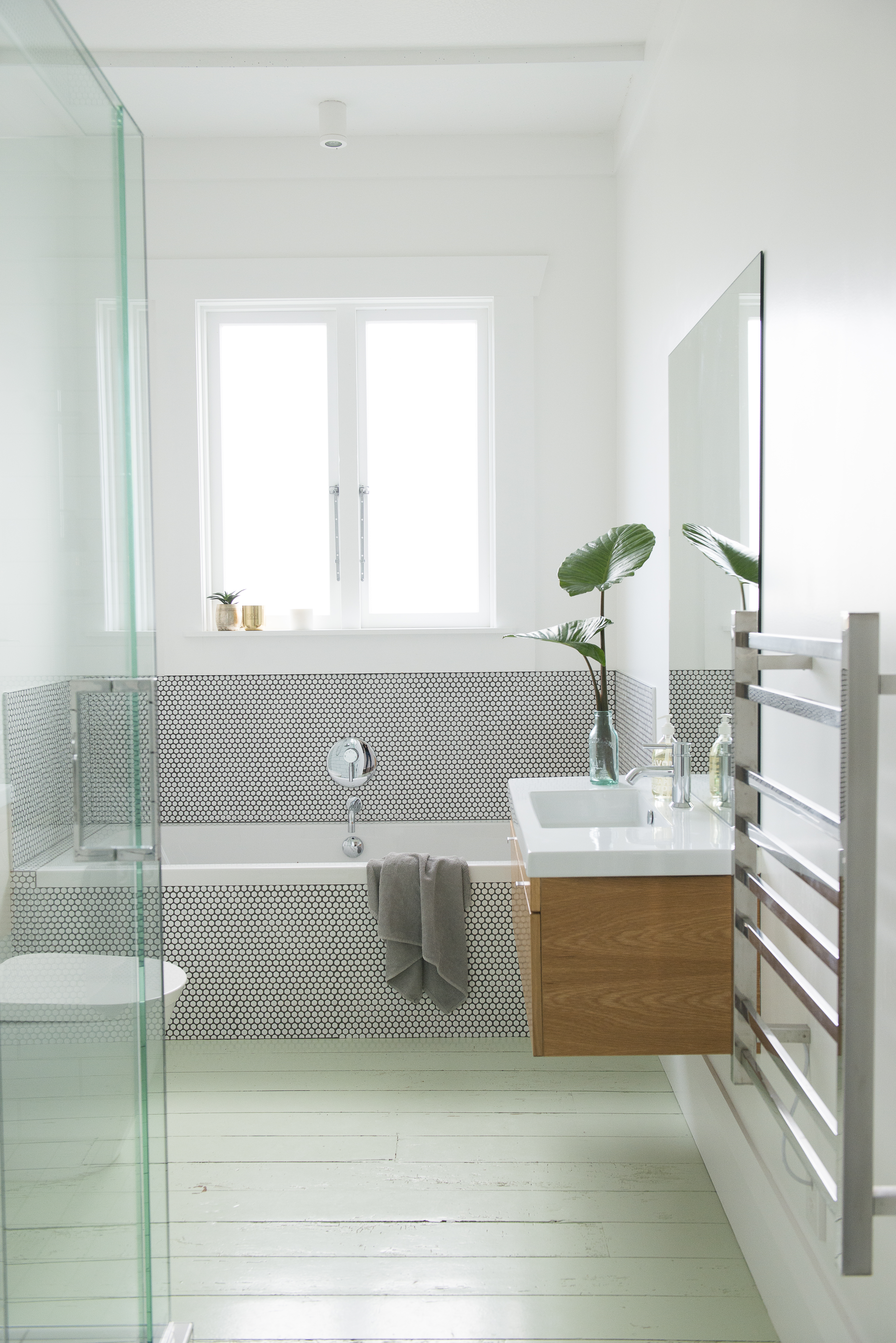 A space-saving wall-hung vanity. Photo / Cave Bureau