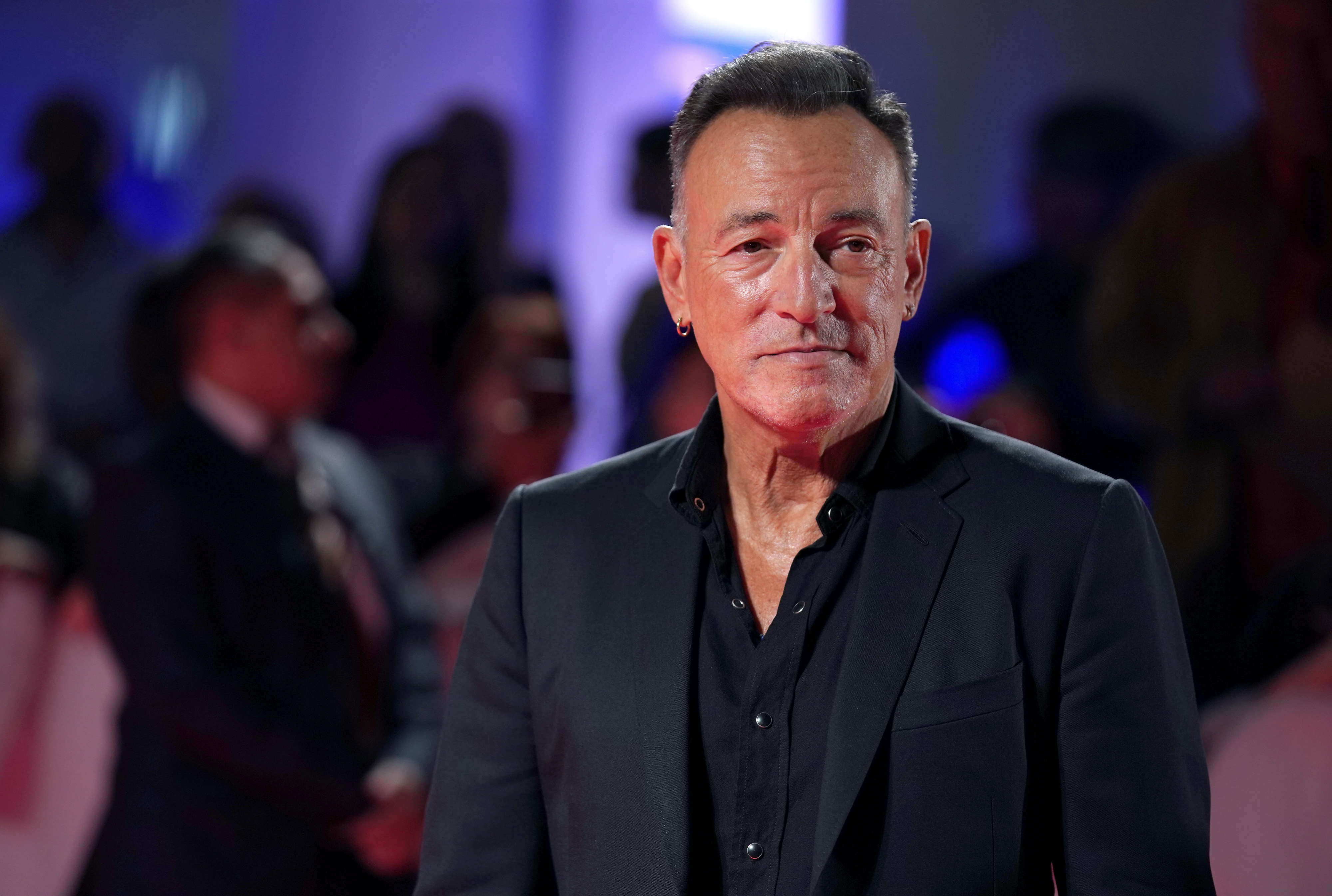 Bruce Springsteen isn't affected by billionaire status, E Street bandmate  Steven Van Zandt says - NZ Herald