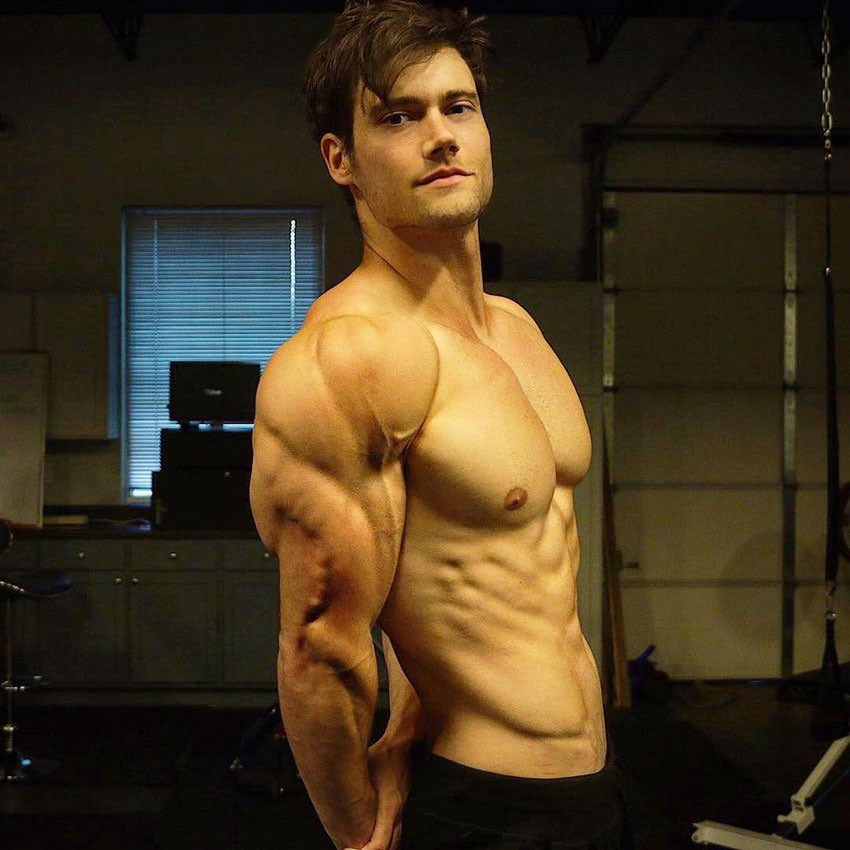 Looksmaxxer and influencer Connor Murphy was said to be injecting gold into his bloodstream as an extreme looksmaxxing method.