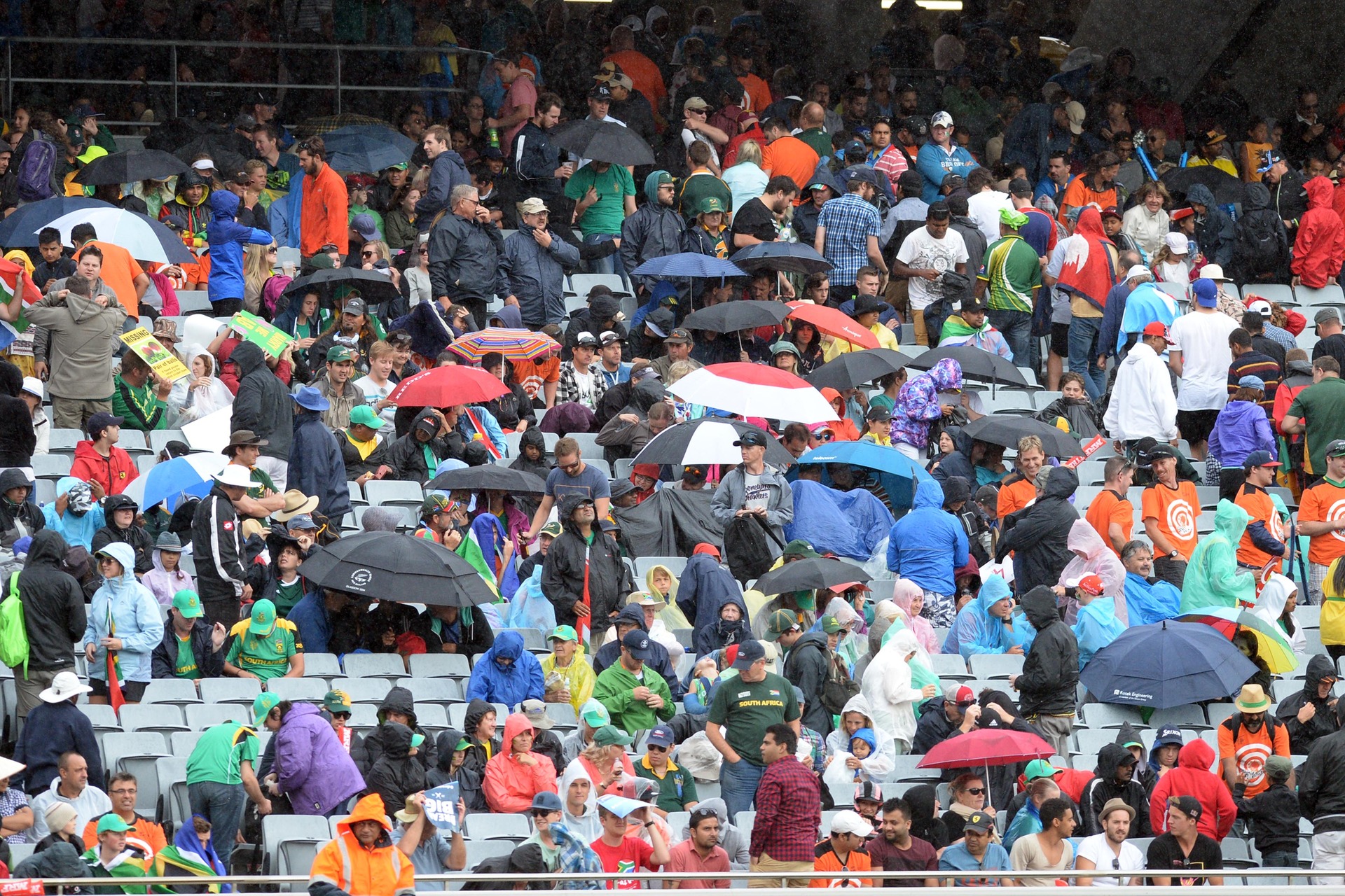 Play was delayed by almost two hours due to rain. Photo / Photosport