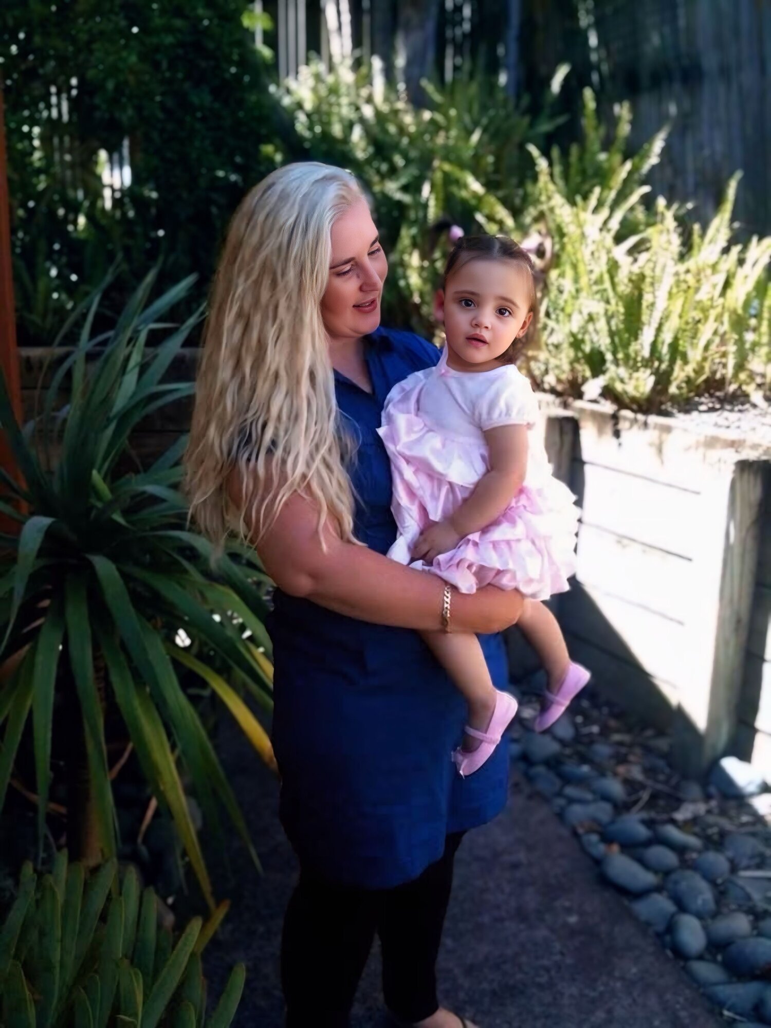 Minke Peddie at a young age with her mum, Tamaryn Peddie. Photo / Tamaryn Peddie