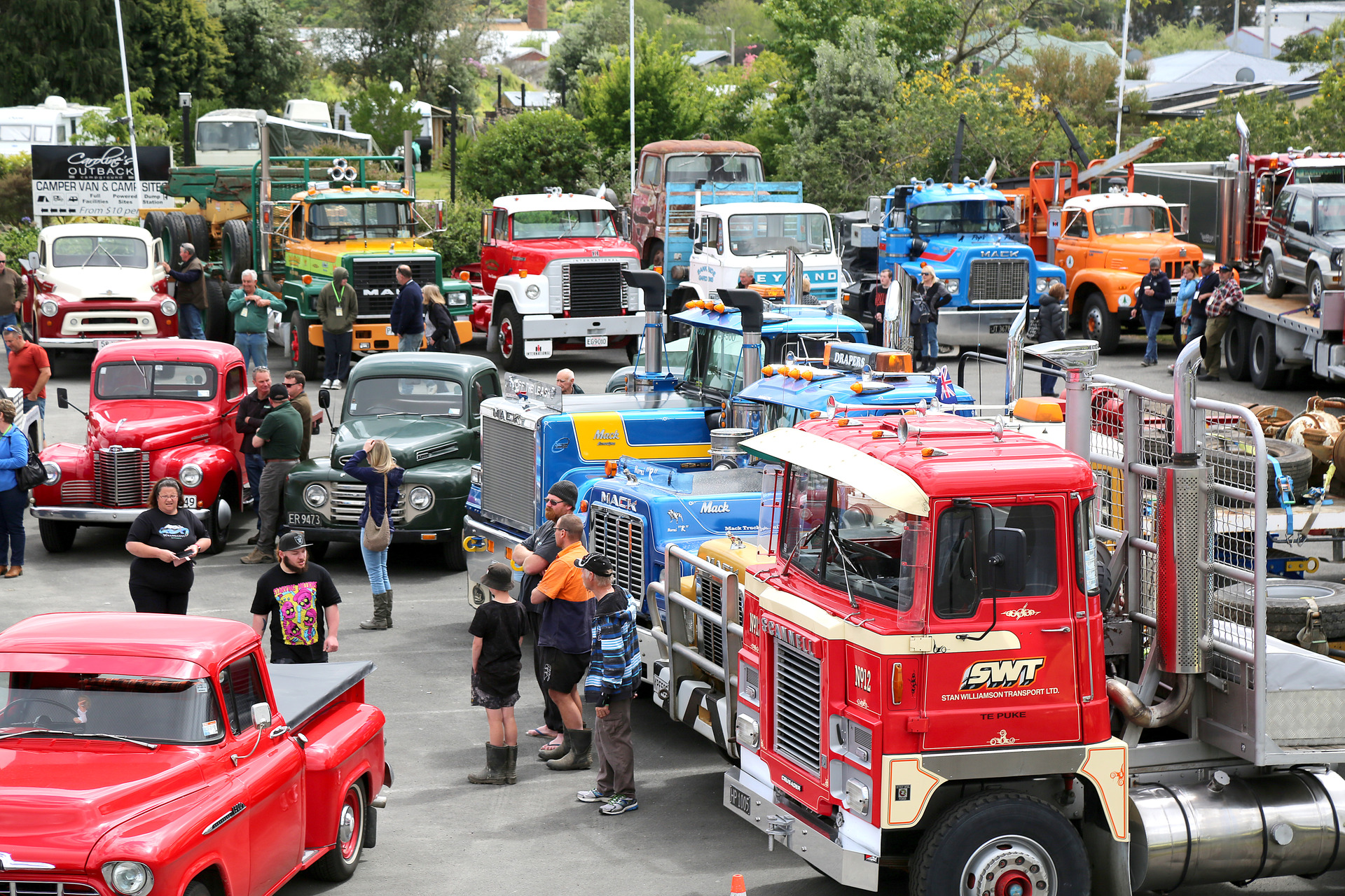 We've got ourselves a convoy  Classic truckers converge on Whanganui - NZ  Herald