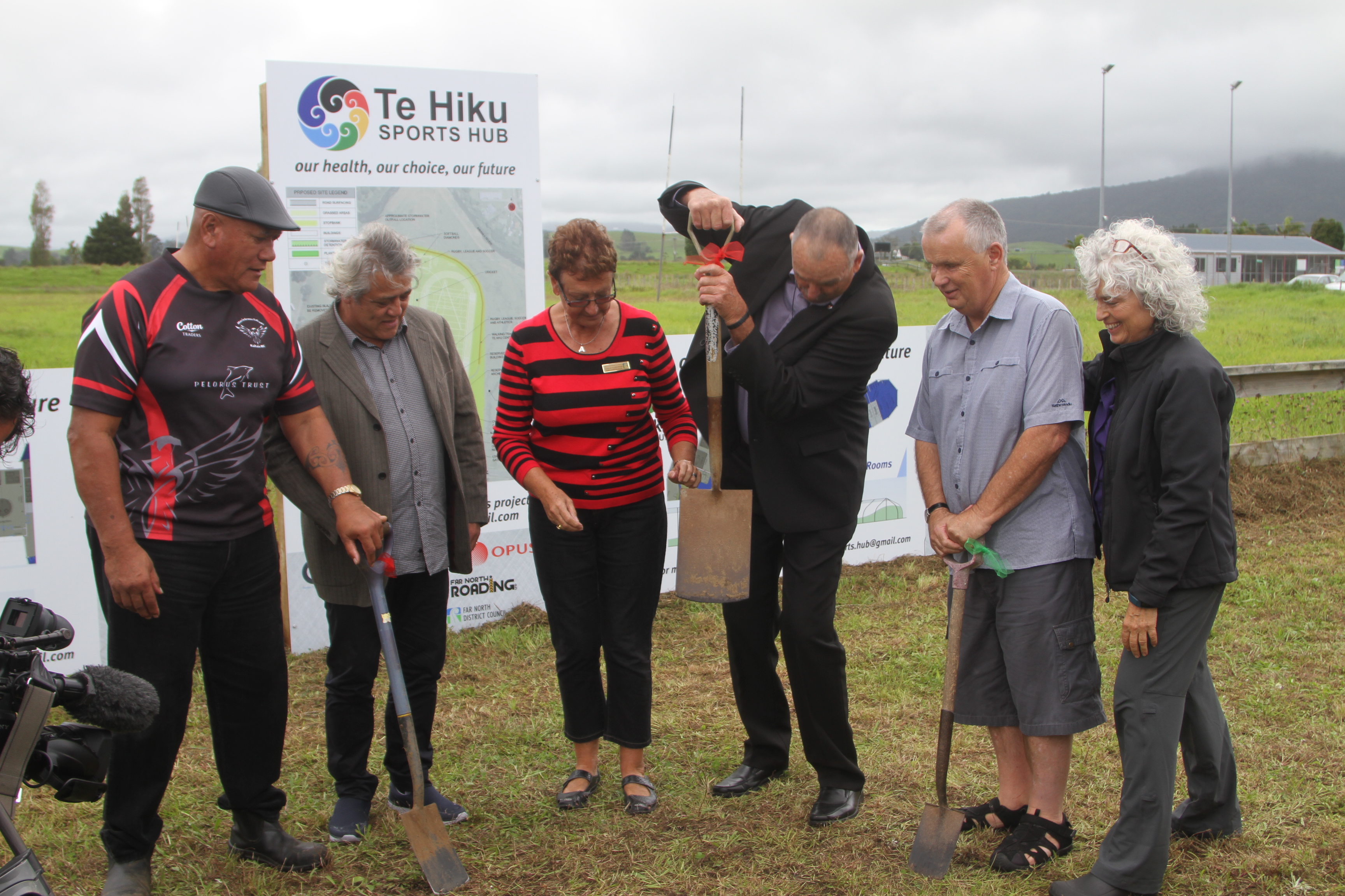 Far North District councillor Colin Kitchen found the ground a little harder than he was expecting, but his enthusiasm impressed John Tahana (left), Haami Piripi, Adele Gardner, David Senior and Robin Schiff.